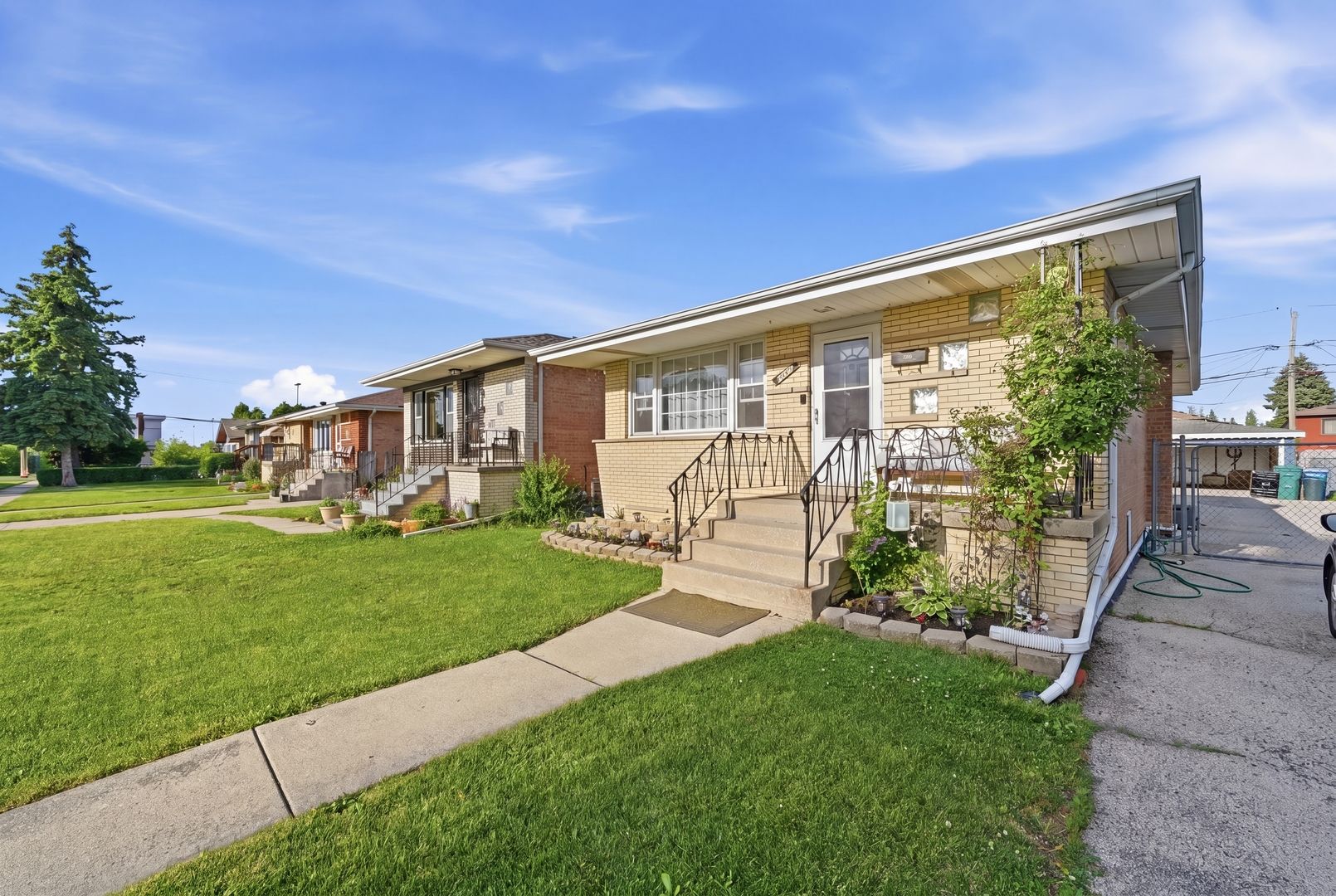 7825 Laporte Avenue — Burbank, IL 60459
