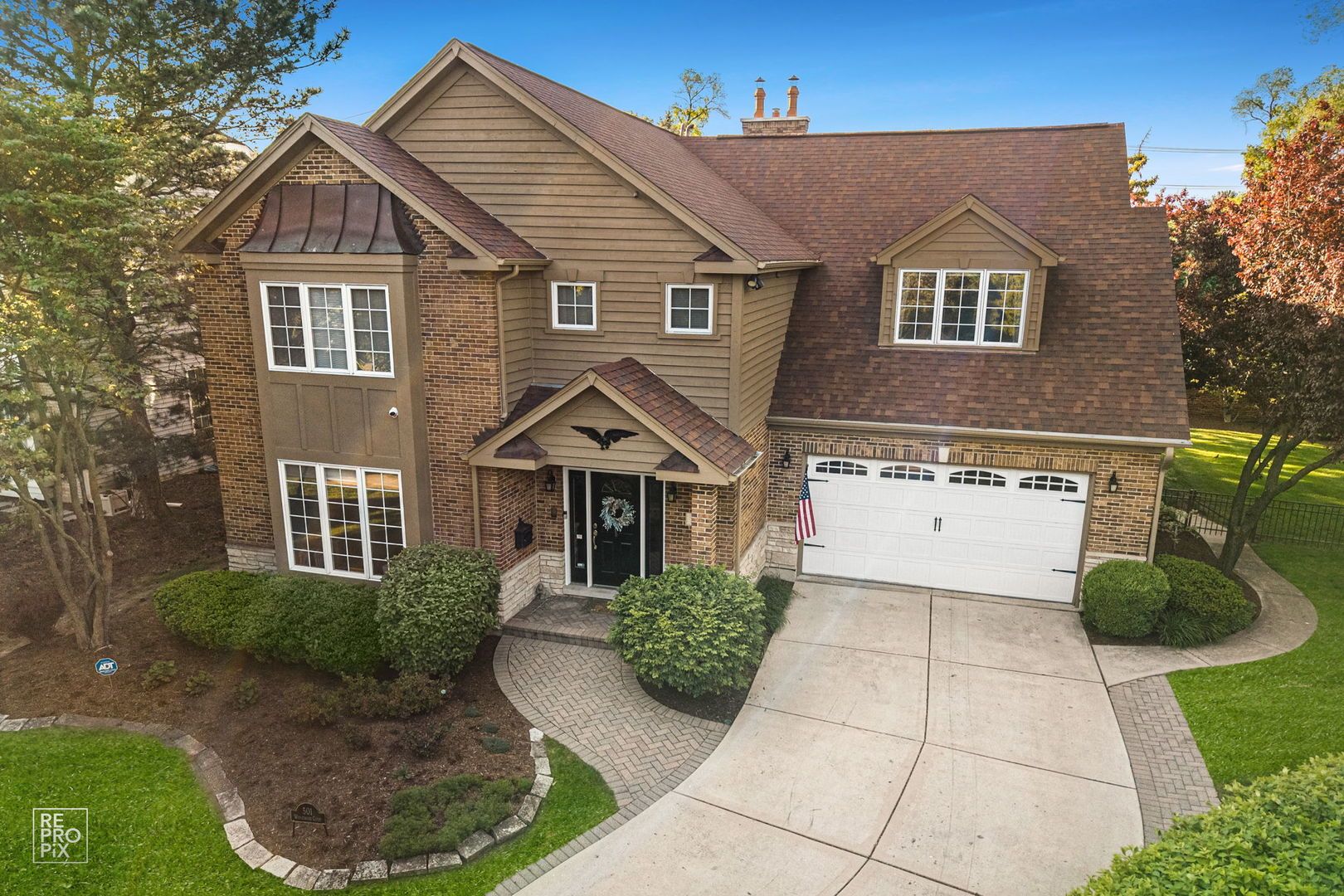 501 Wedgewood Court — Hinsdale, IL 60521