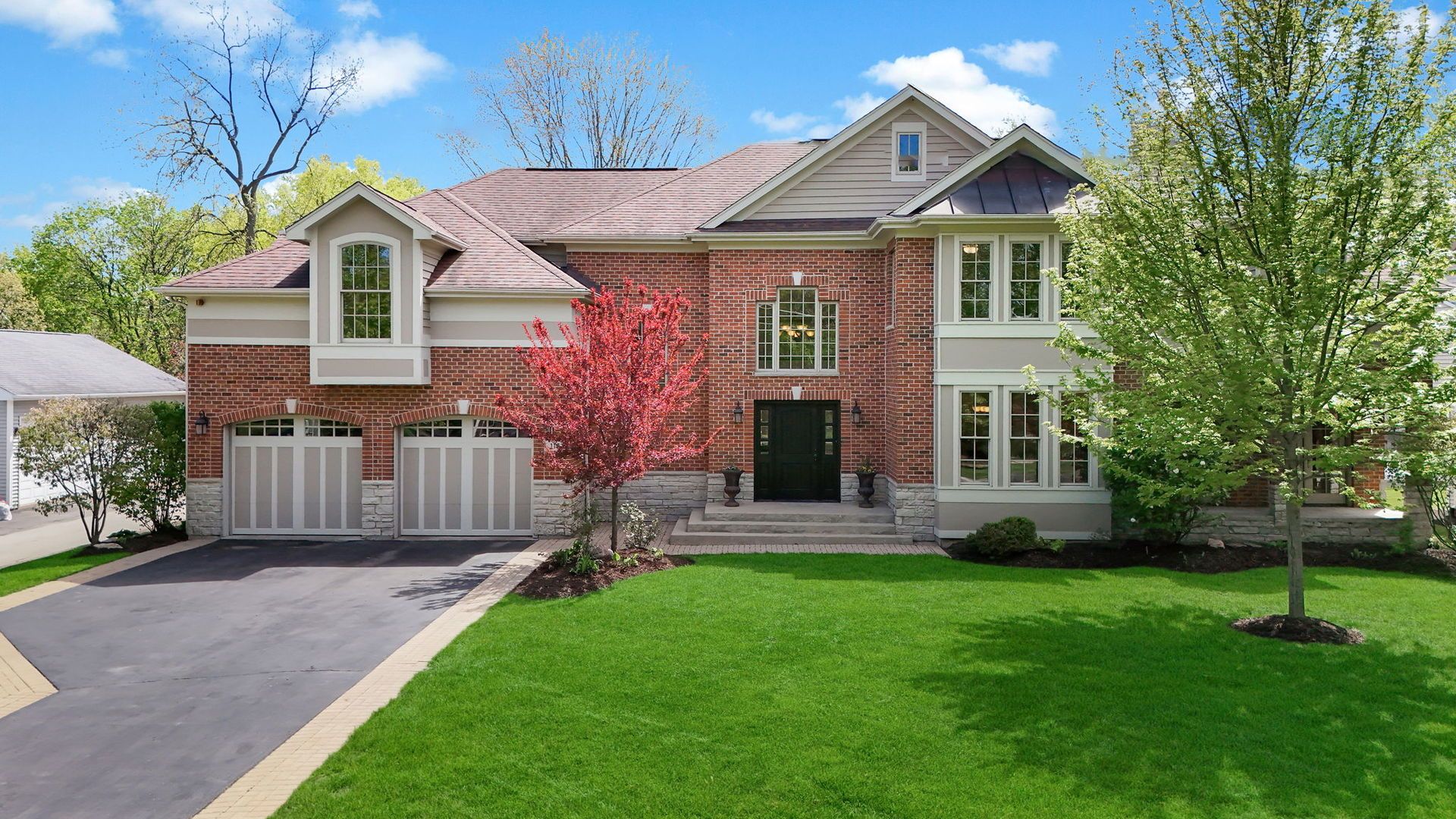 119 Roslyn Road — Barrington, IL 60010