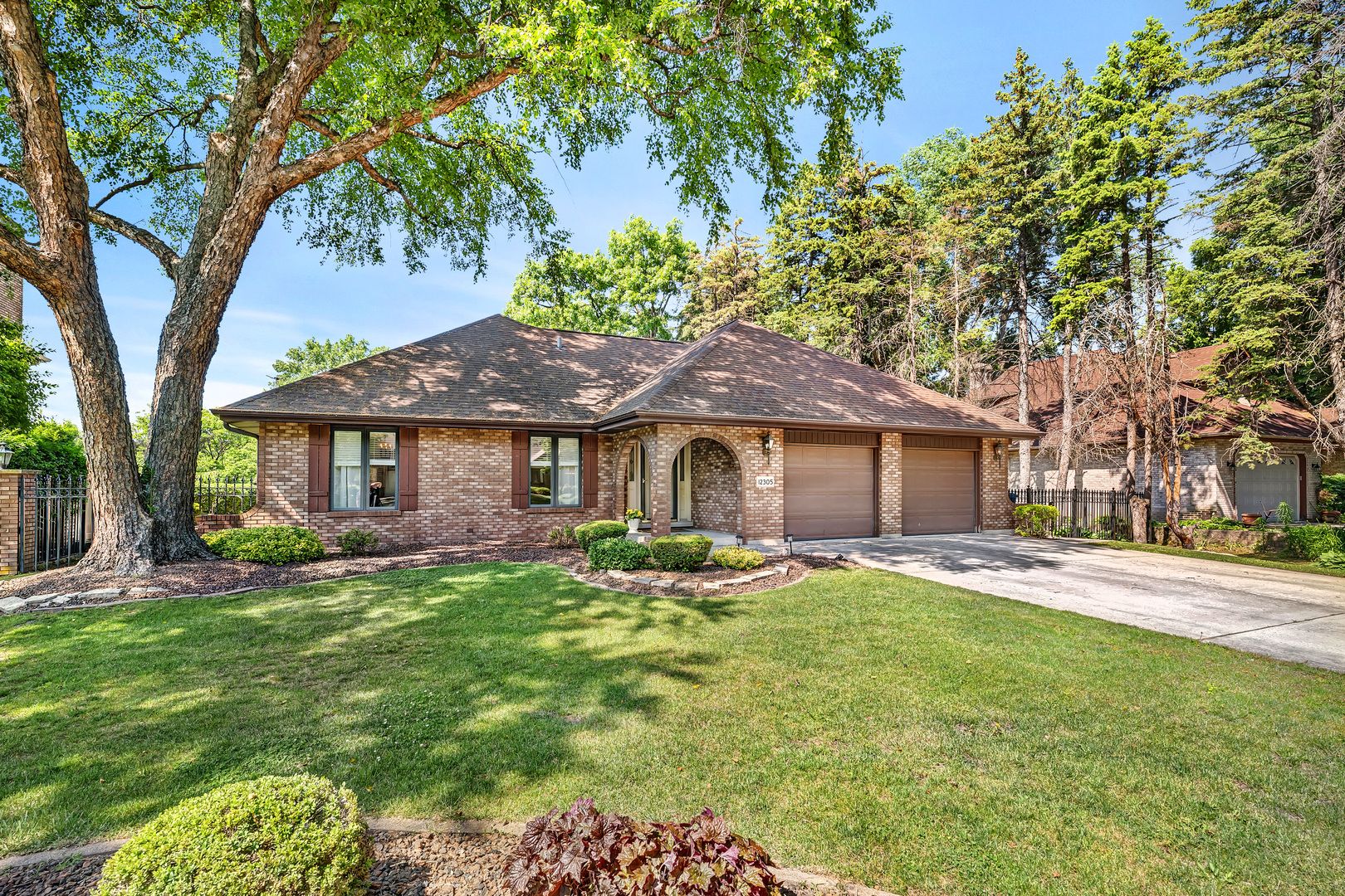 12305 S Spruce Court — Palos Heights, IL 60463