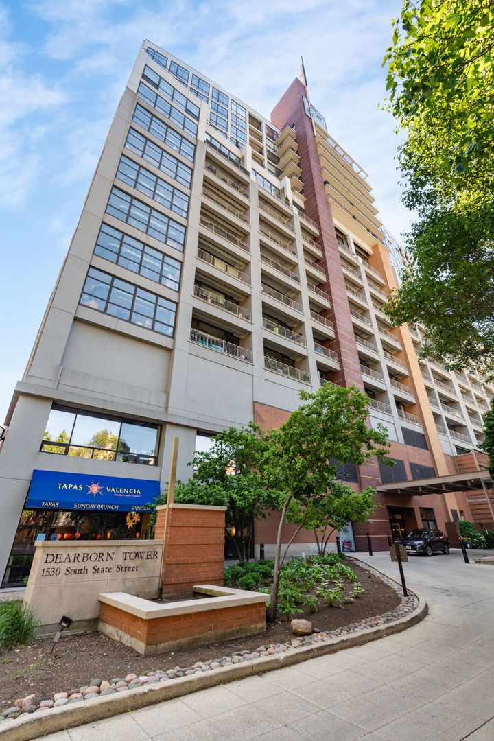 1530 S State Street #415 — Chicago, IL 60605