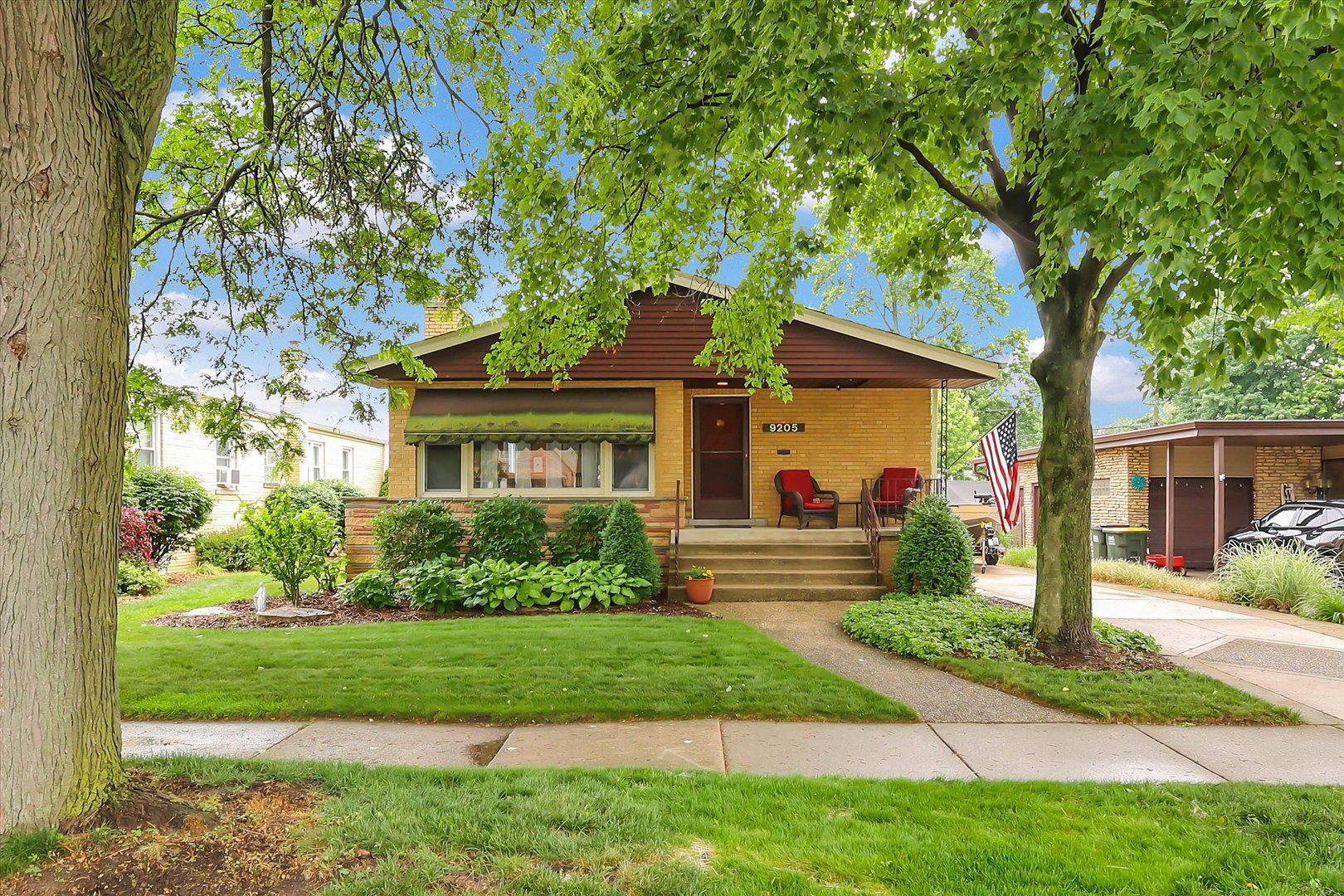 9205 Millard Avenue — Evergreen Park, IL 60805