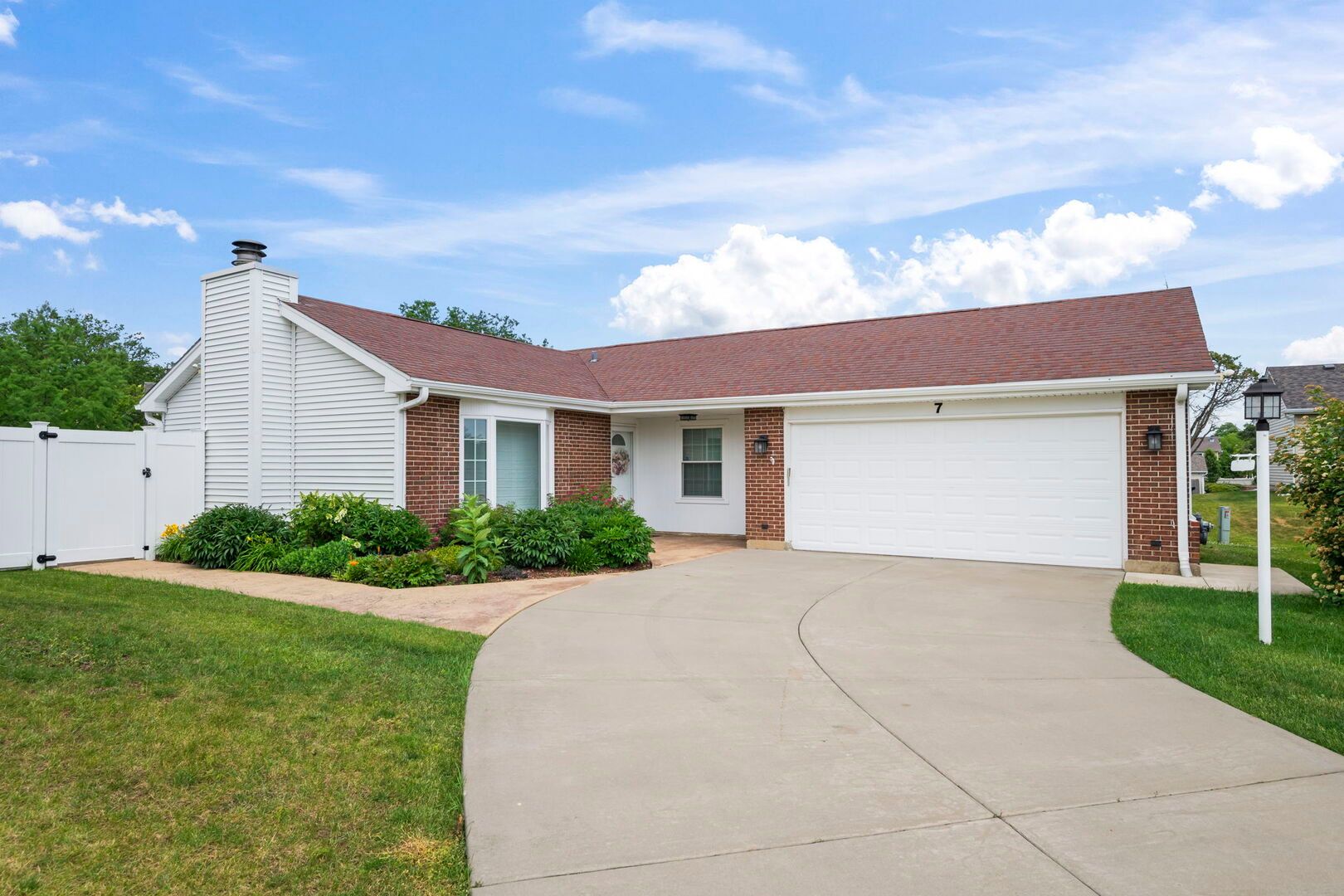 7 Greystone Court — Streamwood, IL 60107
