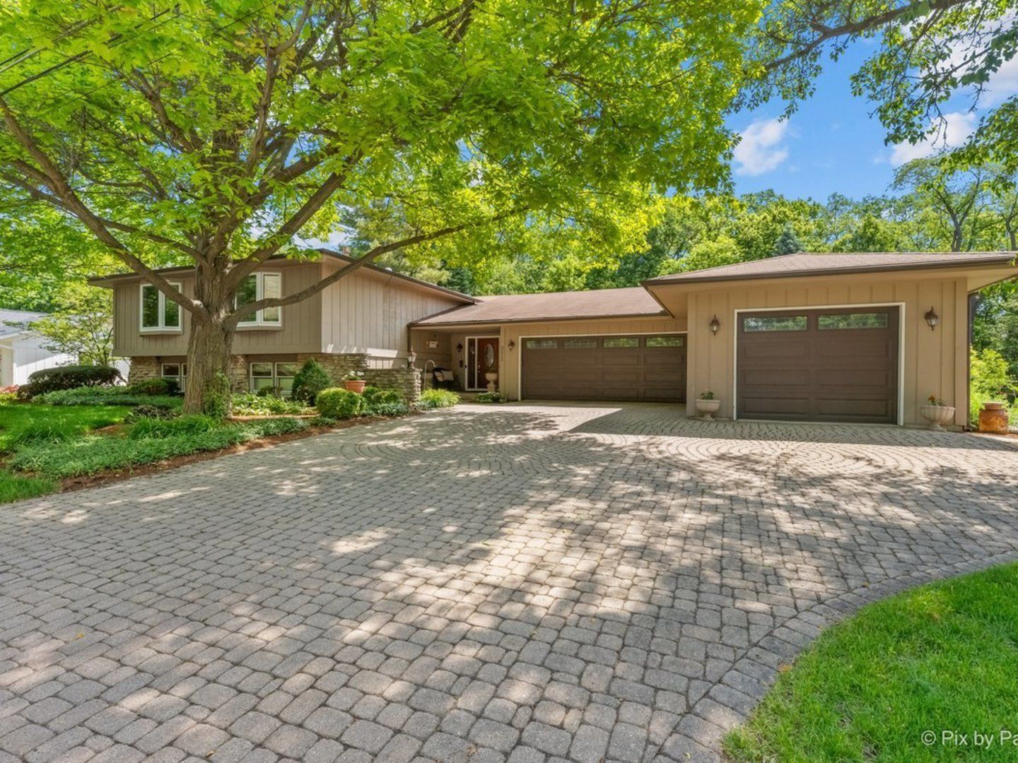 911 Western Avenue — Geneva, IL 60134