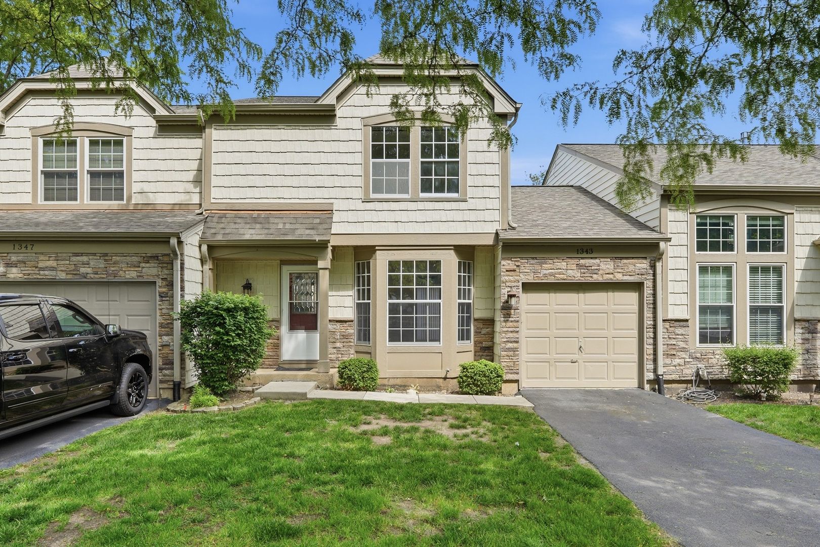 1343 Seabury Circle — Carol Stream, IL 60188