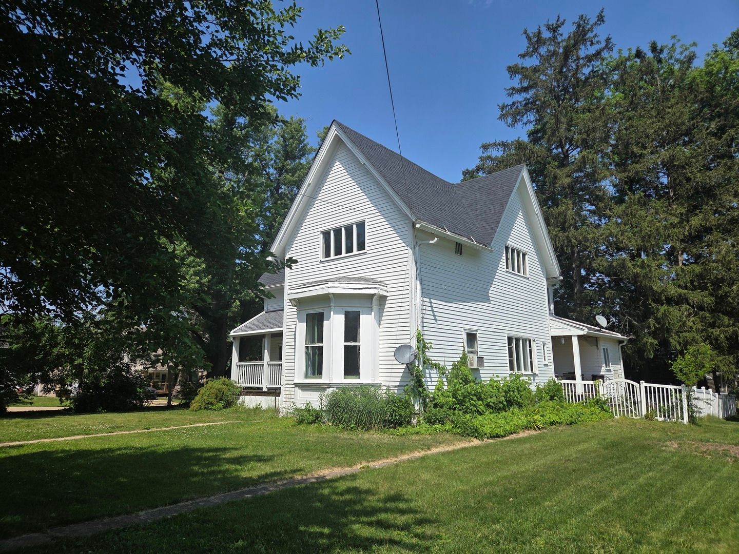 411 N 6th Street — Oregon, IL 61061