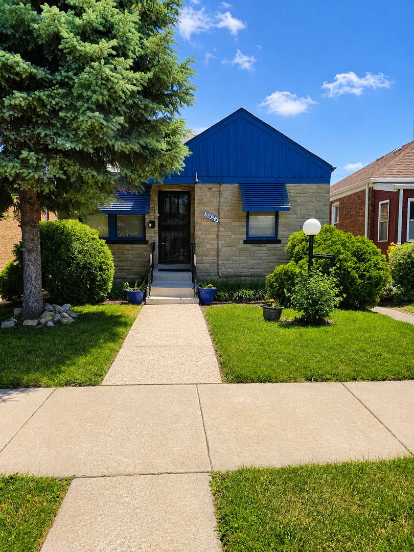 9823 S Drexel Avenue — Chicago, IL 60628