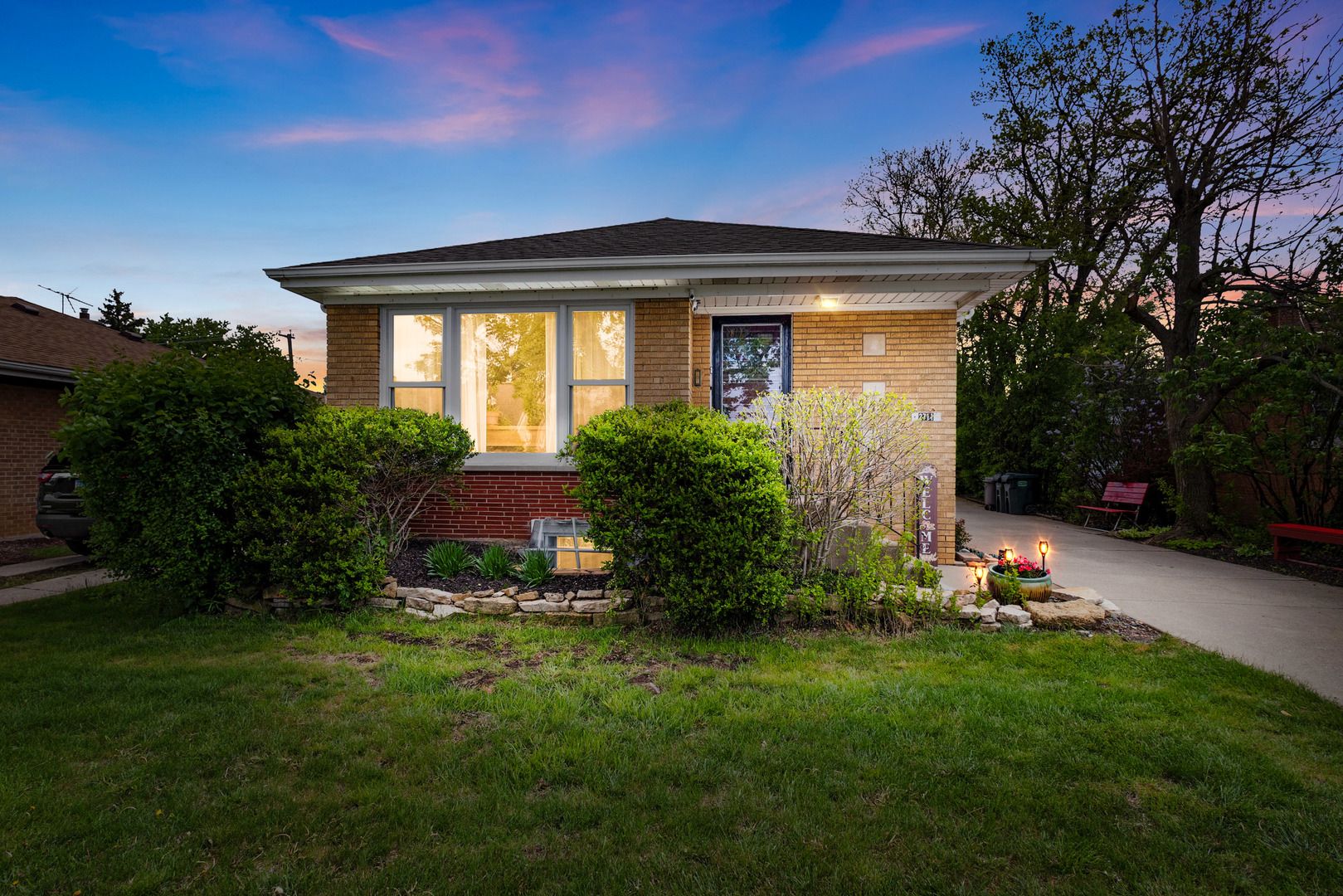 2711 Maple Avenue — Brookfield, IL 60513