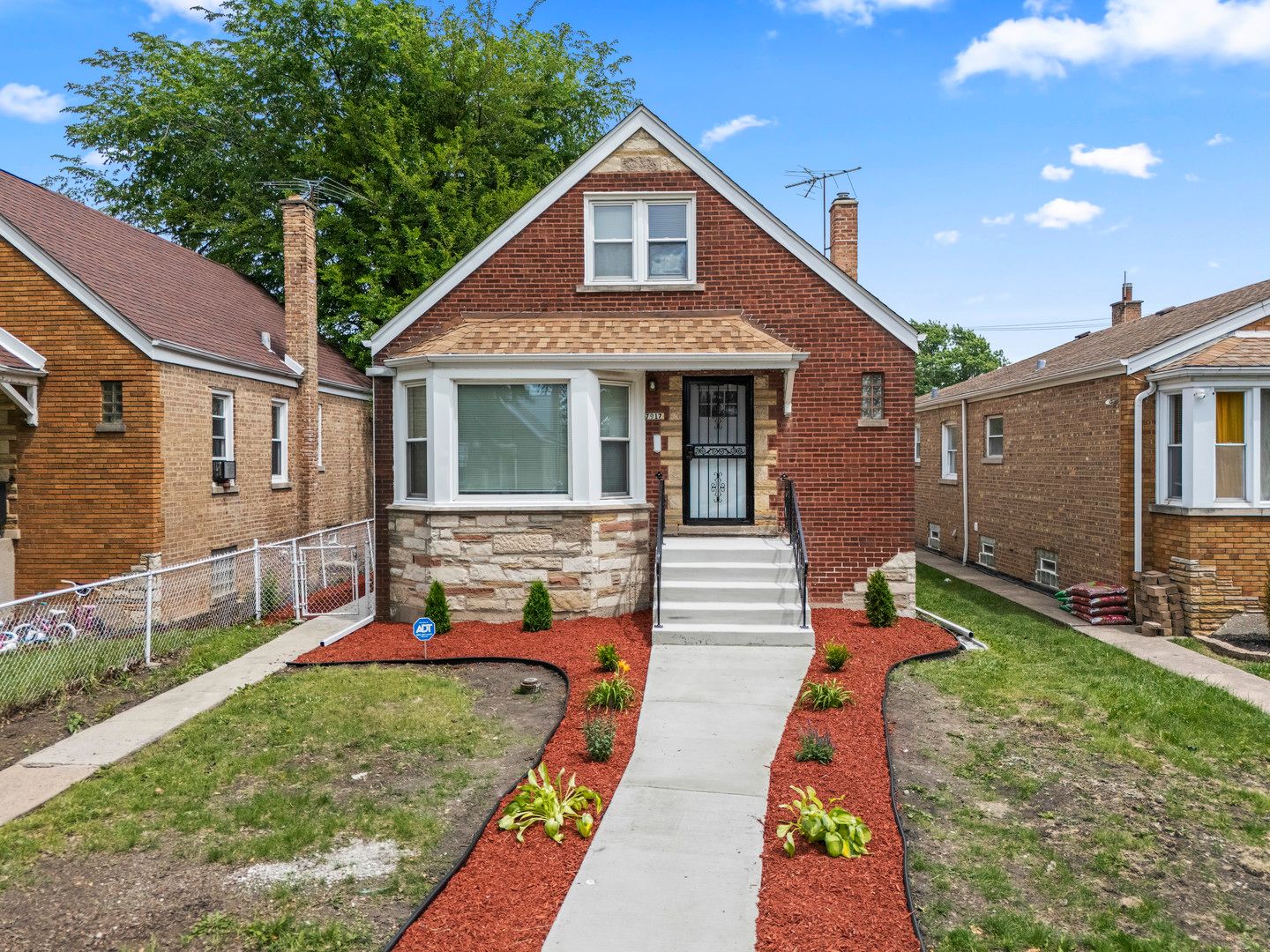 7917 S Christiana Avenue — Chicago, IL 60652
