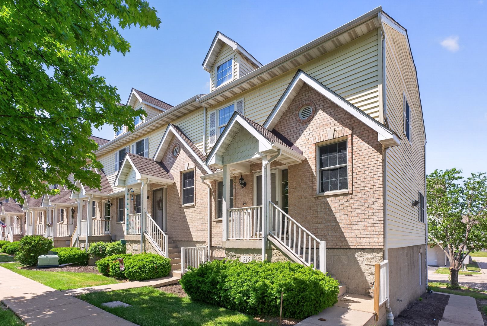 215 W Cortland Center Road #- — Cortland, IL 60112