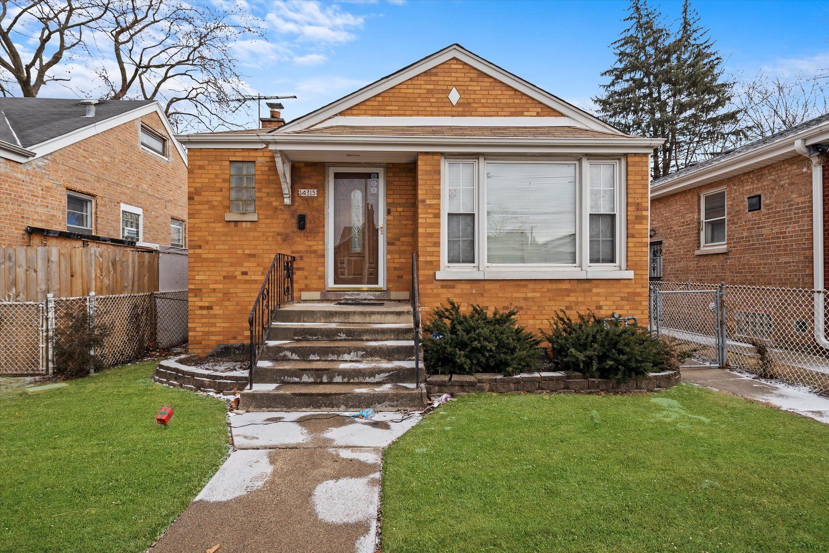 14315 S Lowe Avenue — Riverdale, IL 60827
