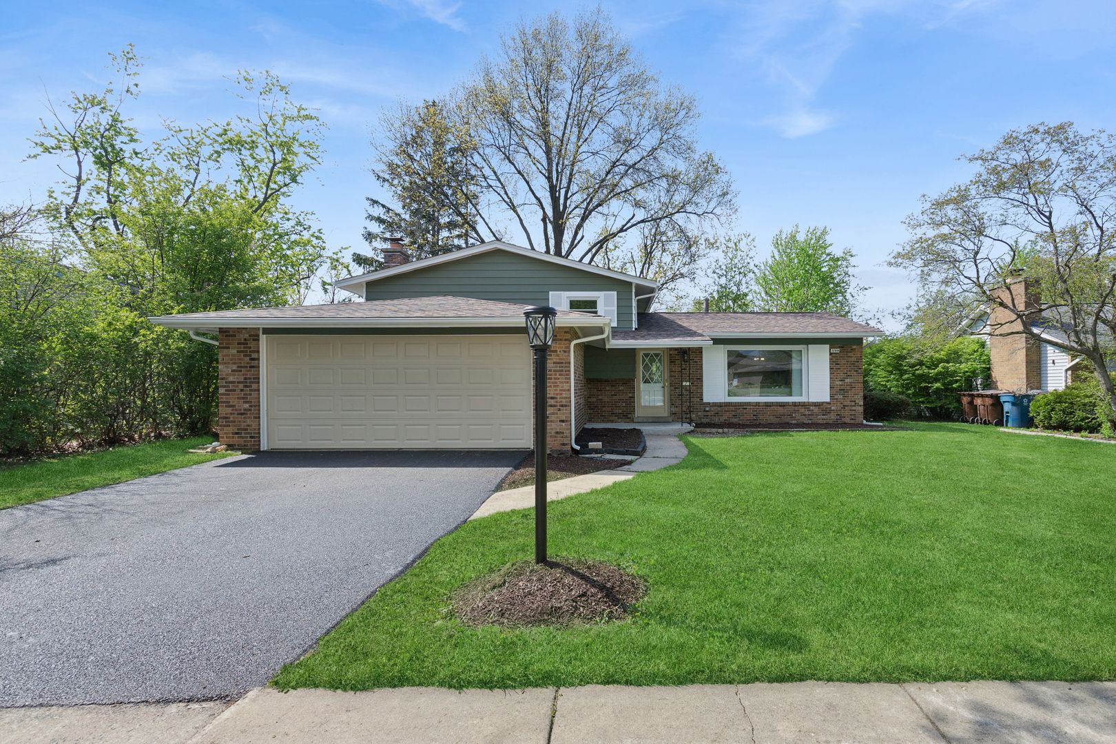 22644 Lakeshore Drive — Richton Park, IL 60471