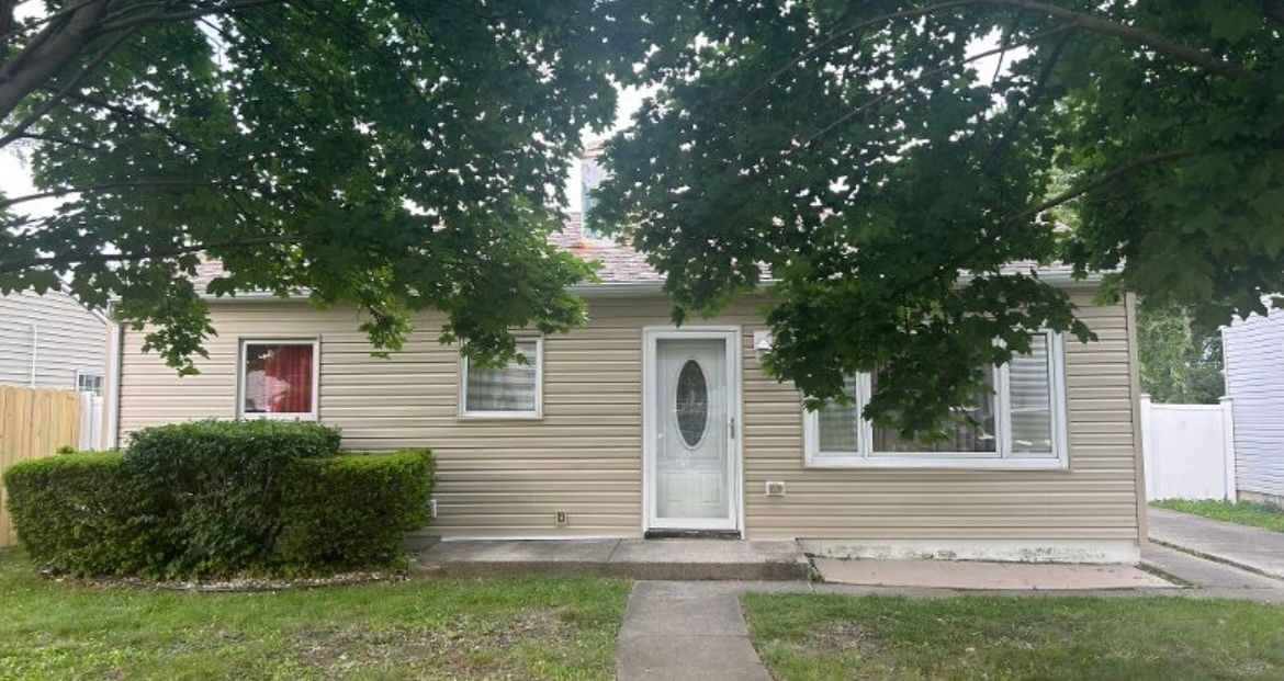3313 Fairview Avenue — South Chicago Heights, IL 60411