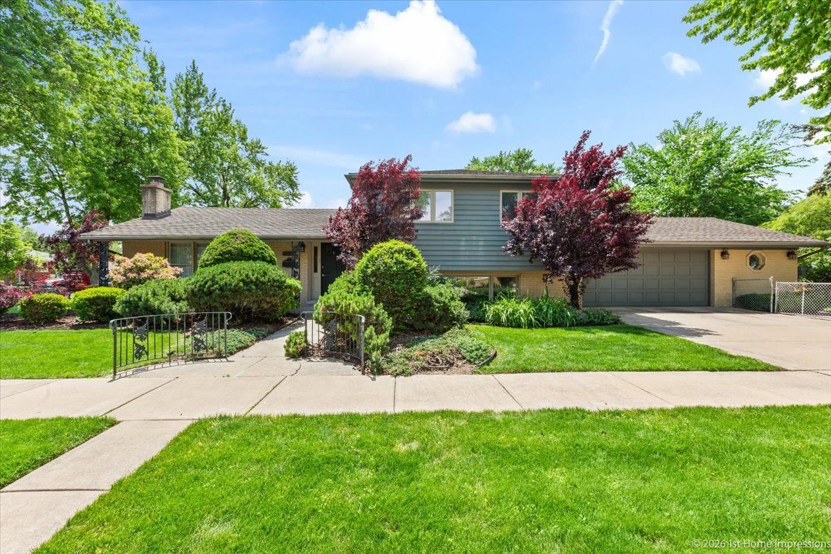 9600 Mayfield Avenue — Oak Lawn, IL 60453