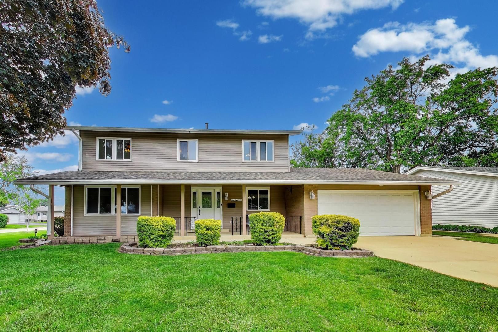 100 Kenilworth Avenue — Elk Grove Village, IL 60007