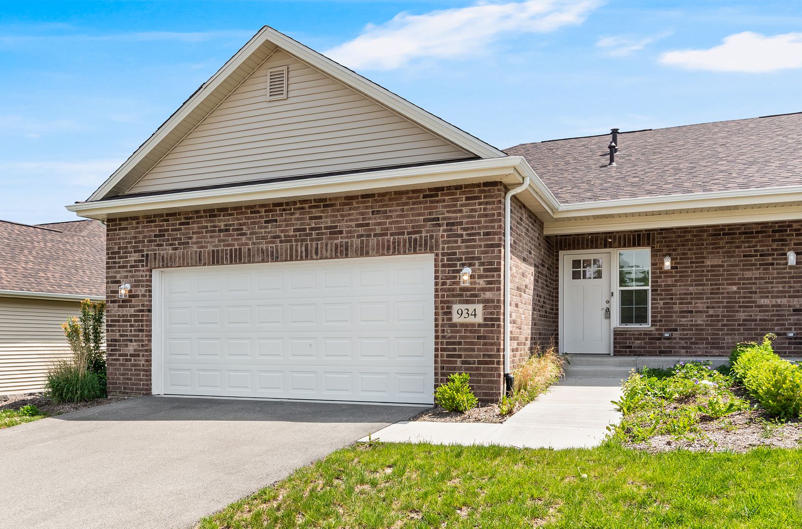 934 Arrowhead Drive — Elwood, IL 60421