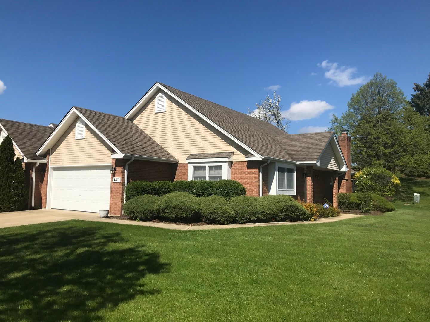8581 Sandalwood Drive — Darien, IL 60561