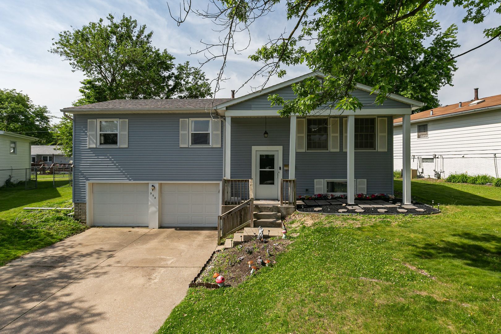 908 27th Avenue Court — East Moline, IL 61244
