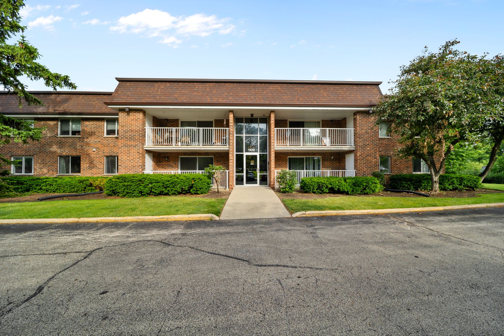 1102 Westover Lane #1B — Schaumburg, IL 60193