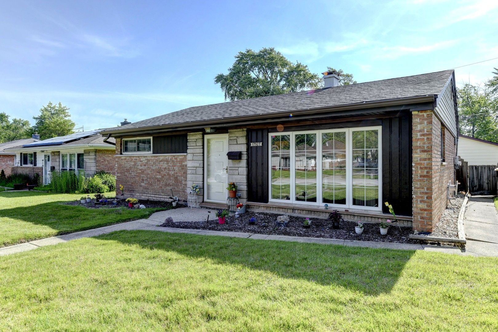 17927 Wildwood Avenue — Lansing, IL 60438