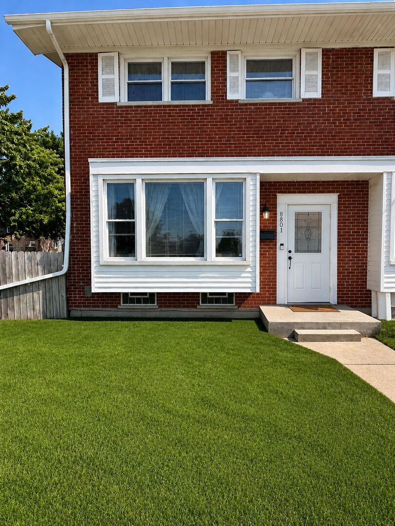 8801 N Grand Street — Niles, IL 60714