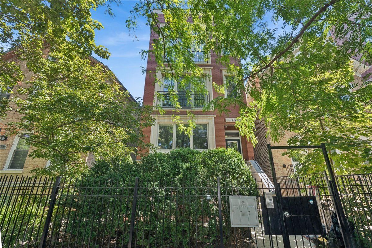875 N Paulina Street #3 — Chicago, IL 60622