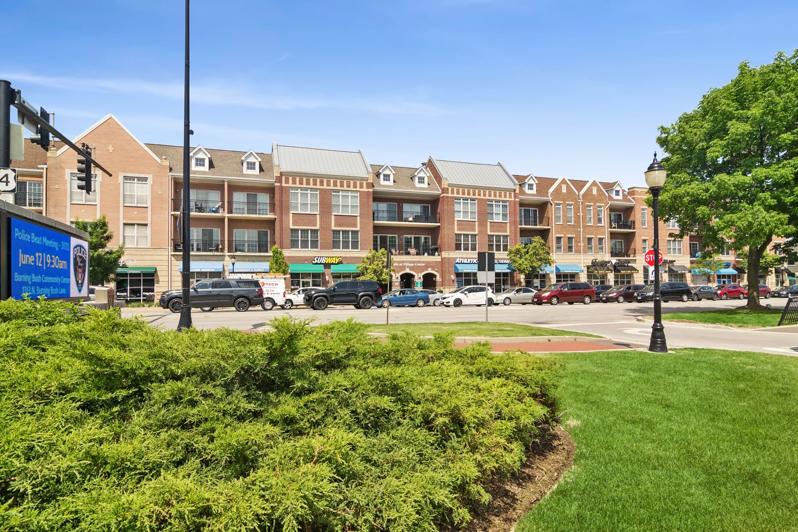 40 E Northwest Highway #208 — Mount Prospect, IL 60056