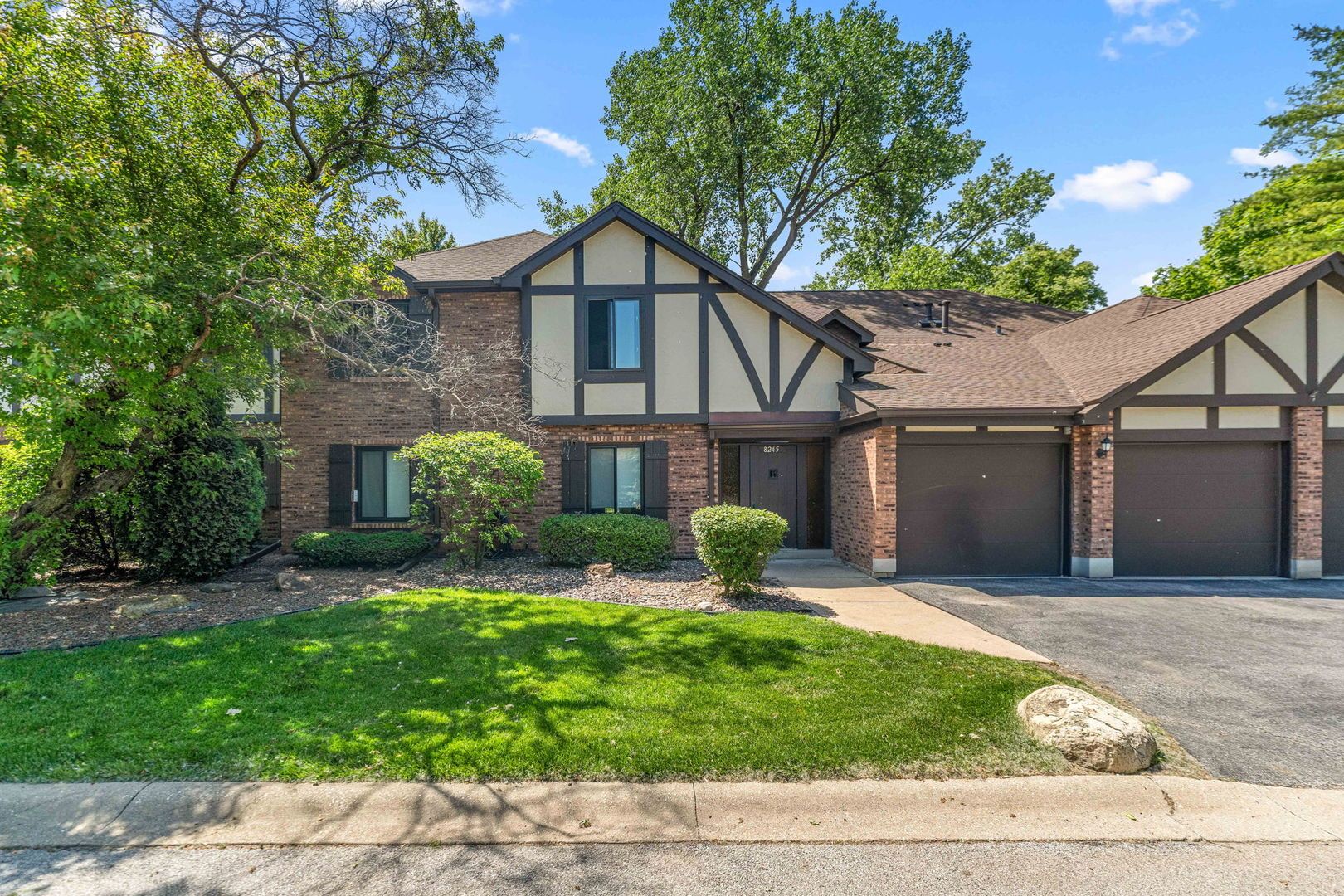 8245 Poplar Lane #5B — Palos Hills, IL 60465