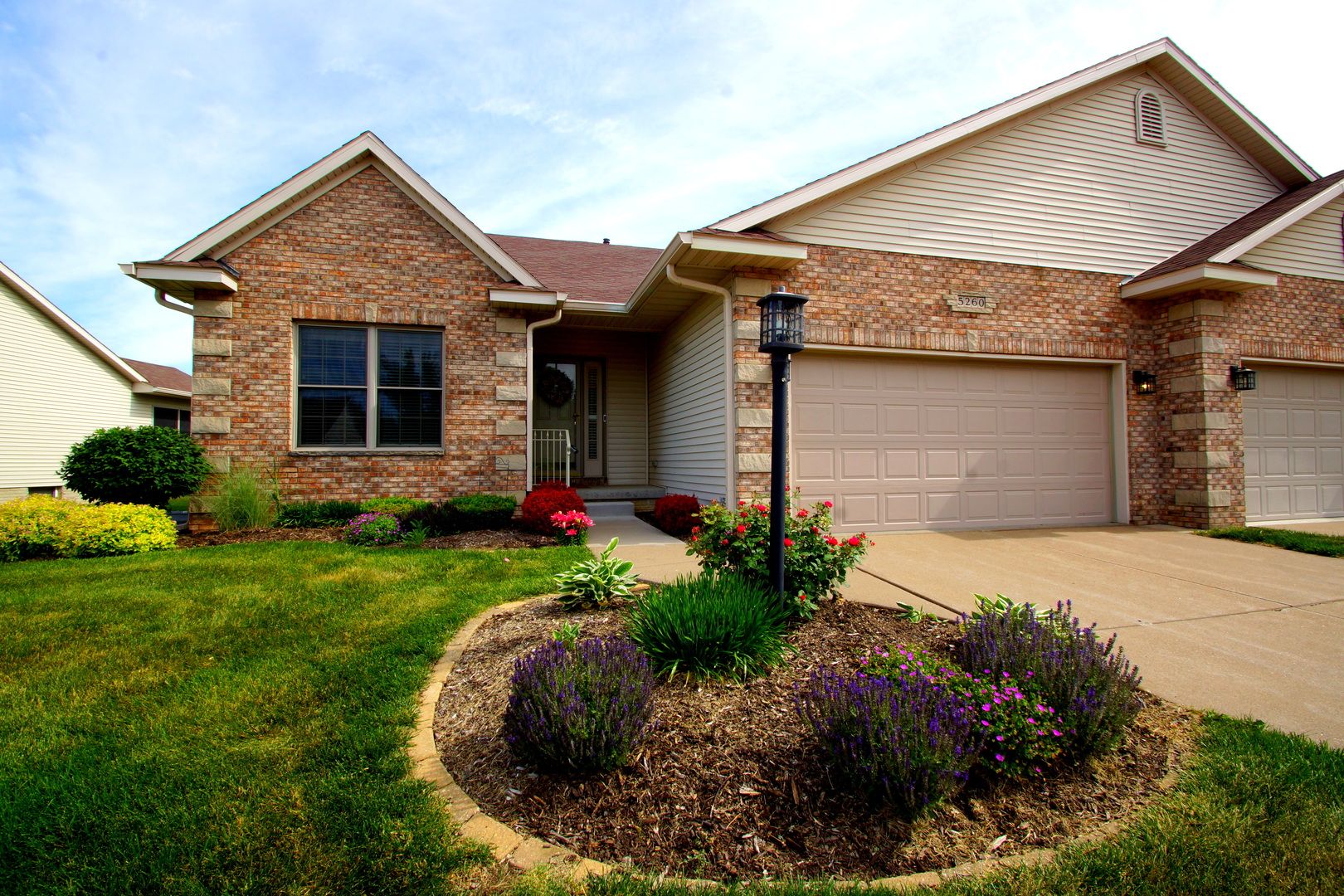 5260 FRIENDSHIP Drive #5260 — Davenport, IA 52804