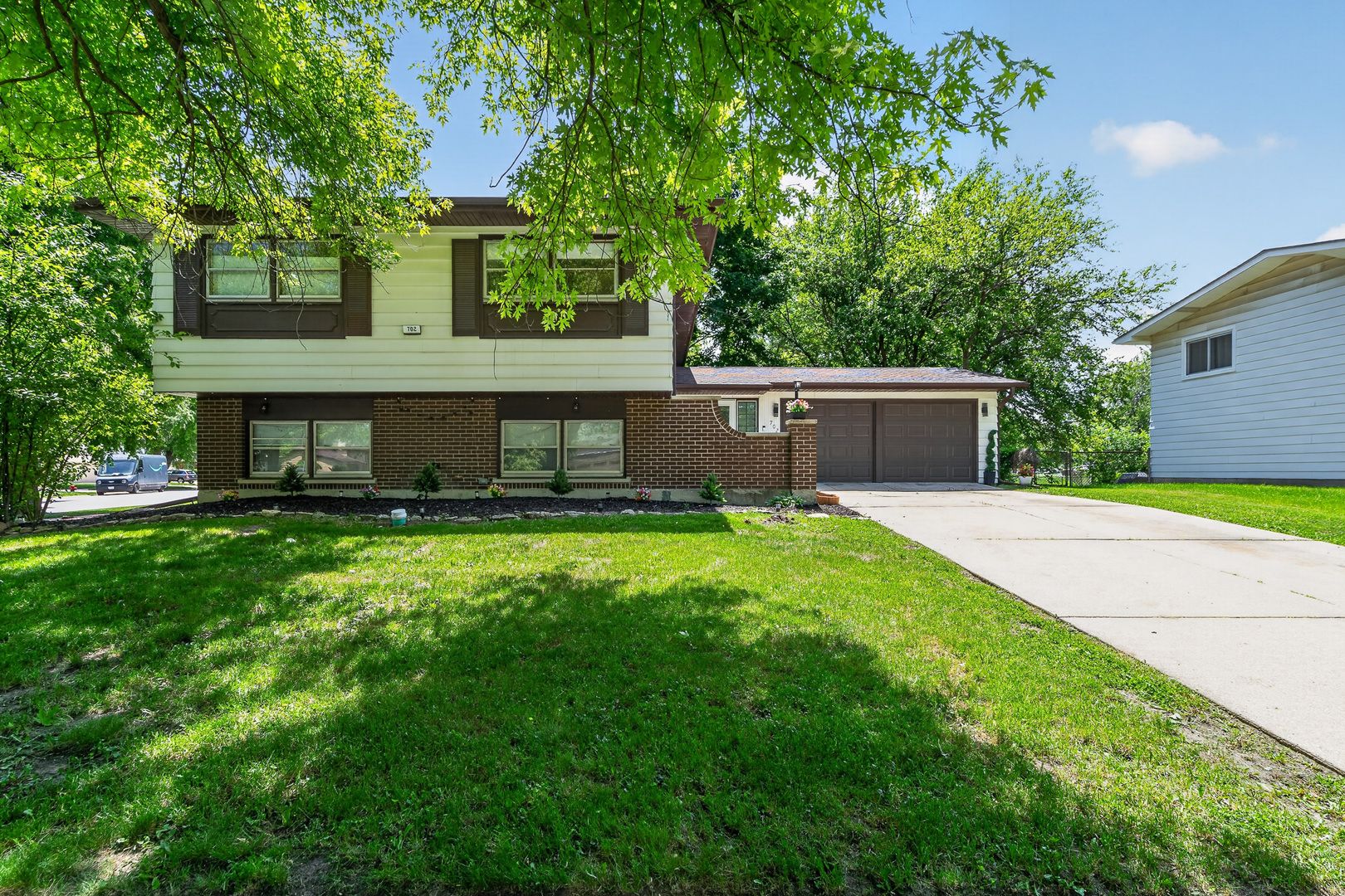 702 W Fitzhenry Court — Glenwood, IL 60425