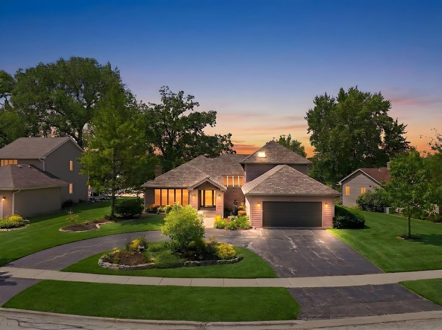 534 Whispering Pines Road — Lindenhurst, IL 60046