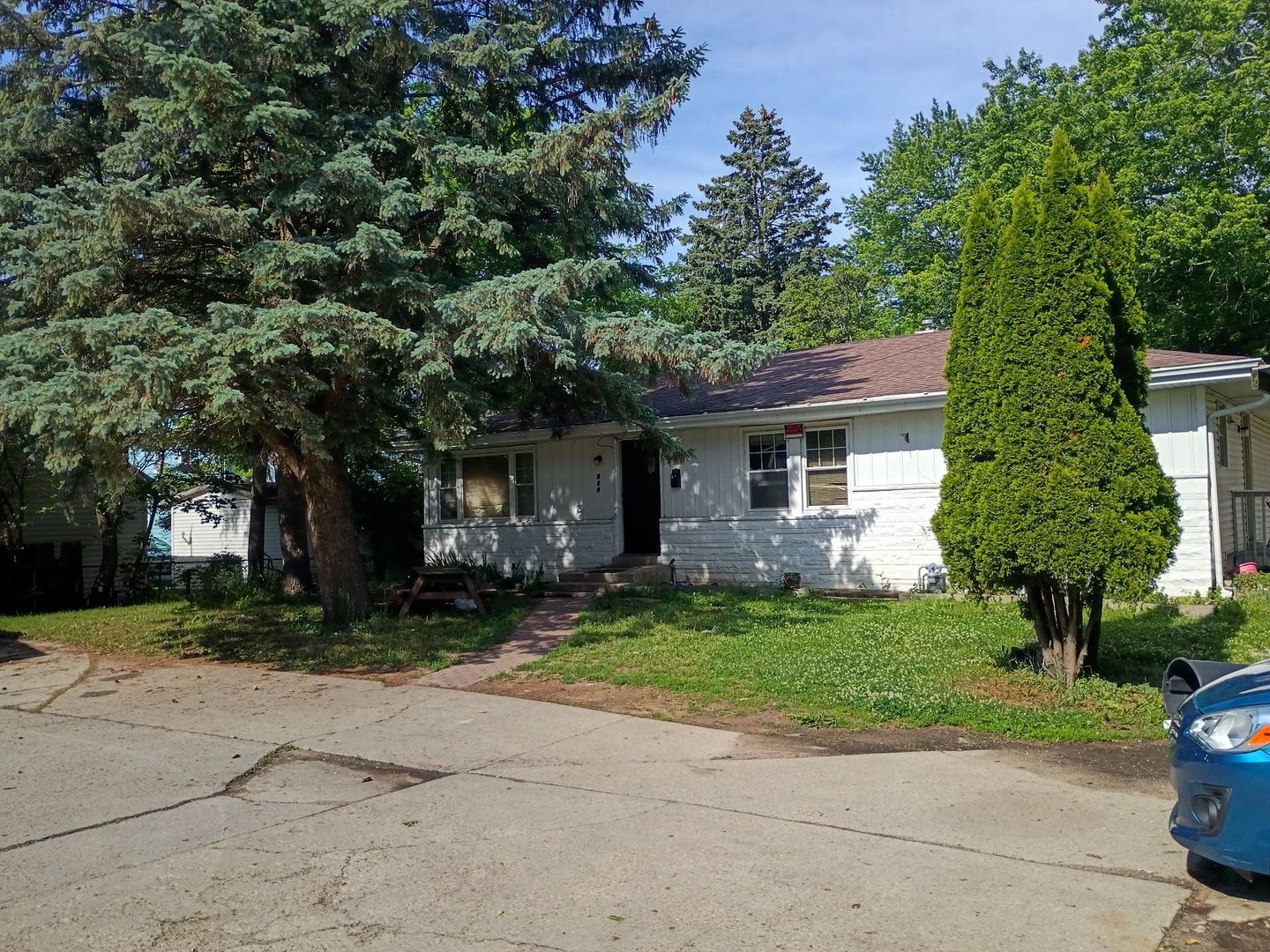 614 N County Street — Waukegan, IL 60085
