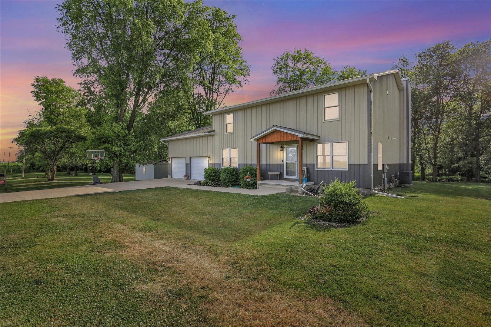 8909 N 2300 East Road — Fairbury, IL 61739