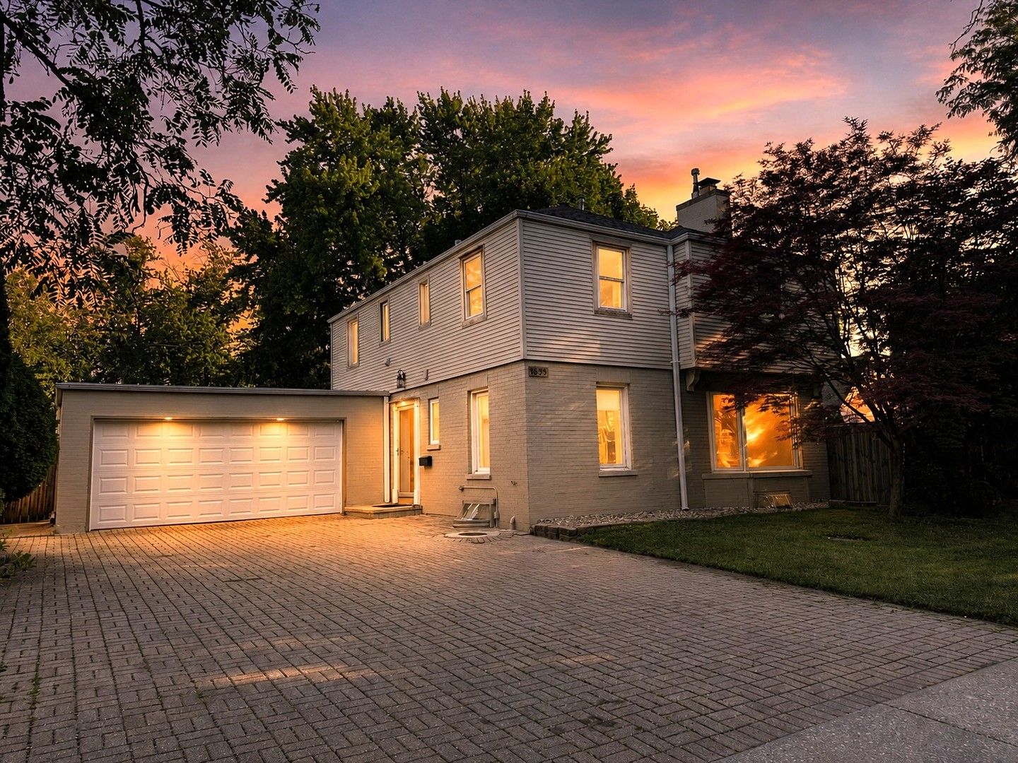 4635 W Peterson Avenue — Chicago, IL 60646
