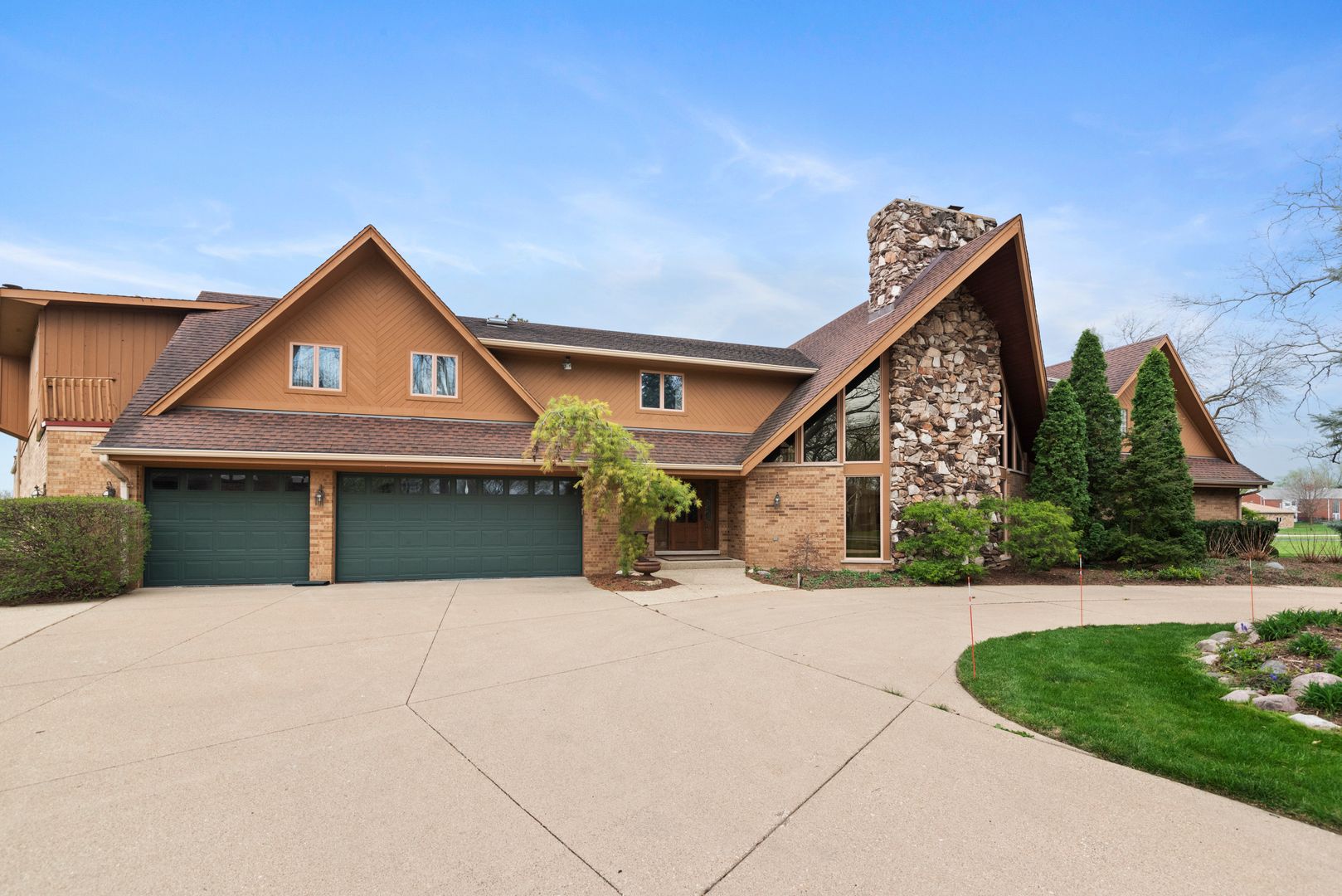 607 Berkshire Court — Downers Grove, IL 60516