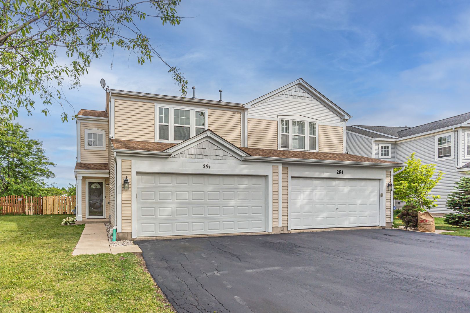 291 Wedgewood Circle — Lake In The Hills, IL 60156