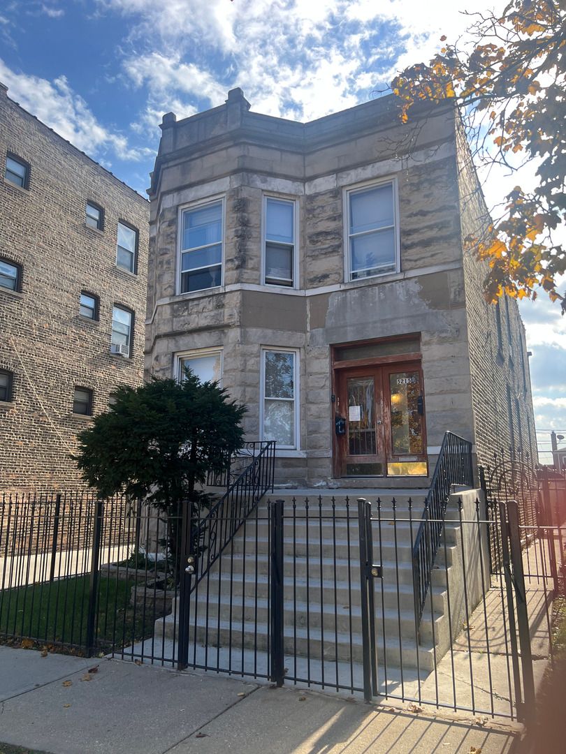 5215 W Van Buren Street — Chicago, IL 60644