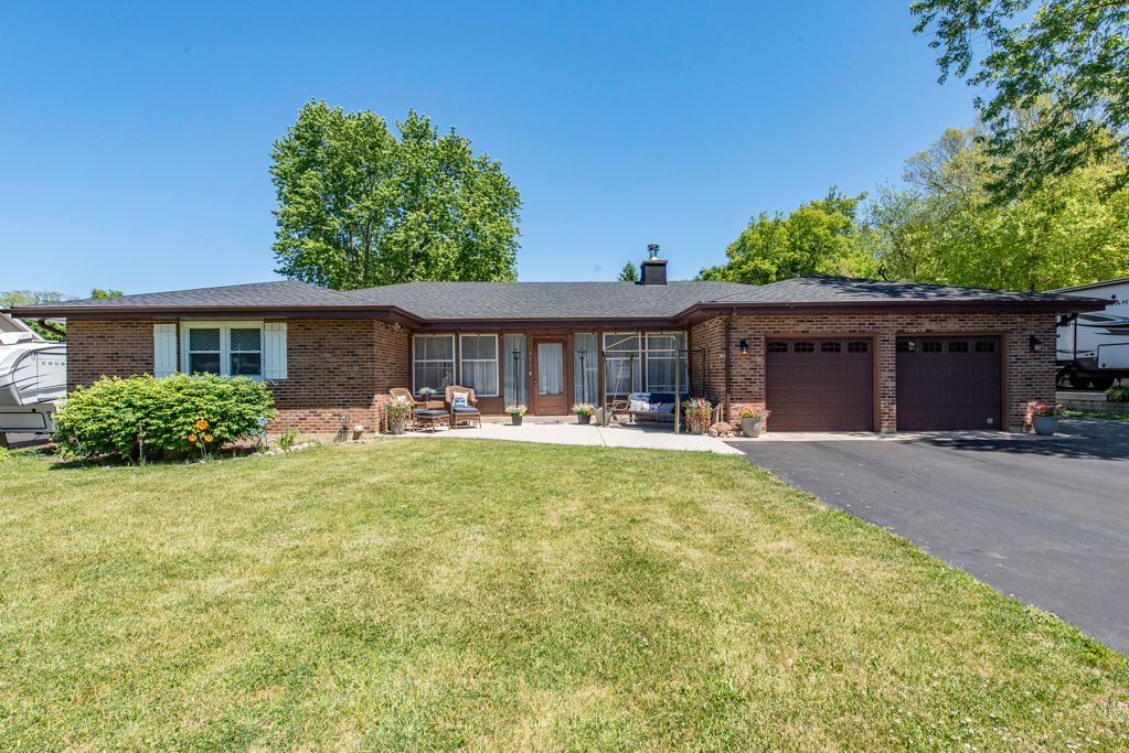 411 Thompson Avenue — Winthrop Harbor, IL 60096