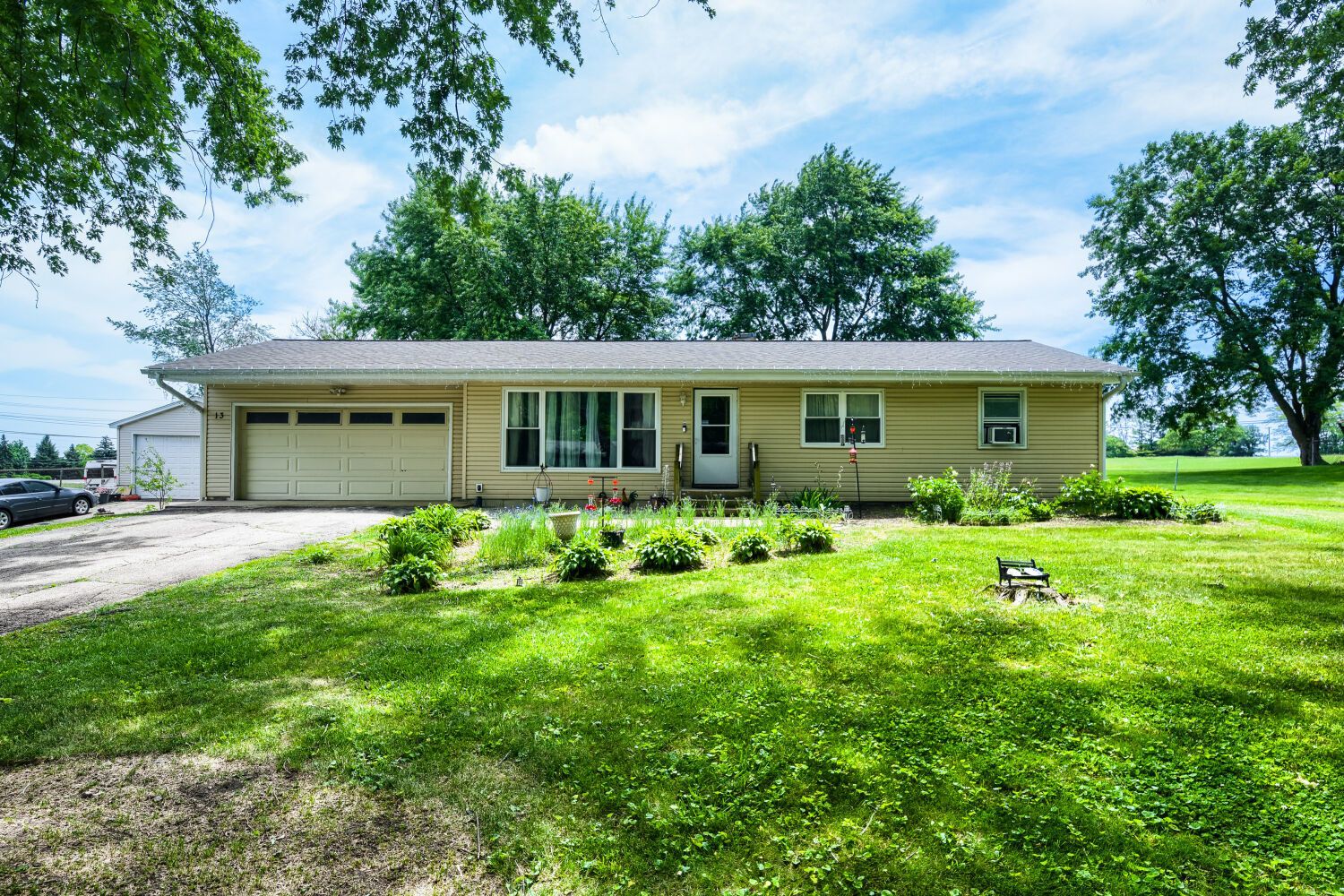 13 Bonnie Lane — Yorkville, IL 60560