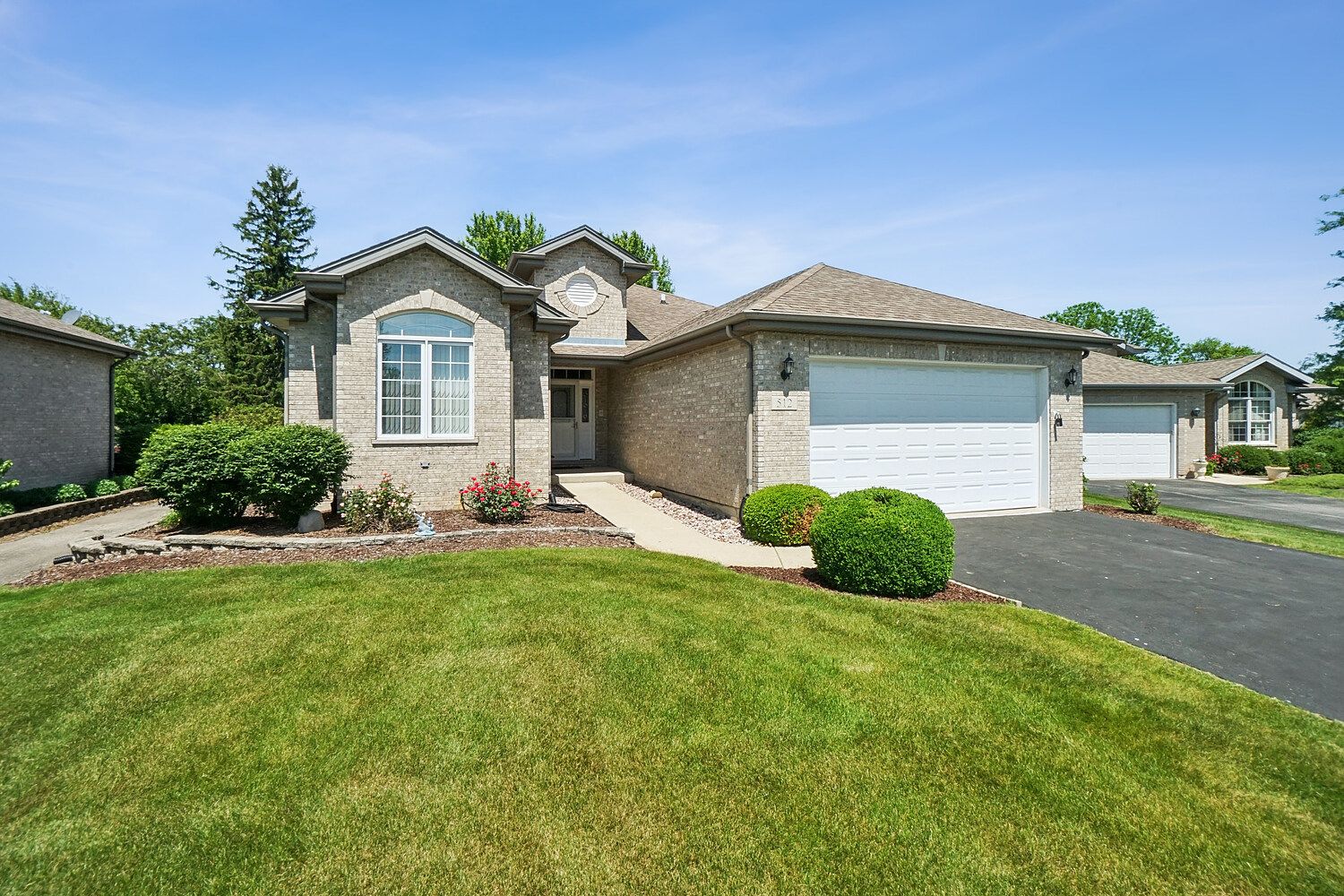 512 Highlington Court — Beecher, IL 60401