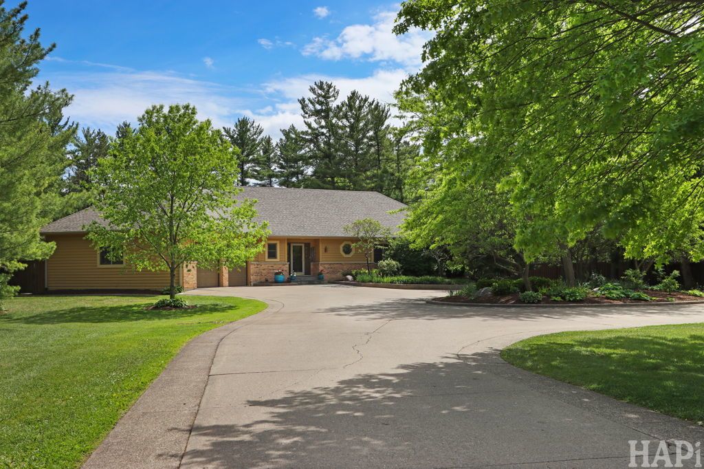 23925 W Grass Lake Road — Antioch, IL 60002