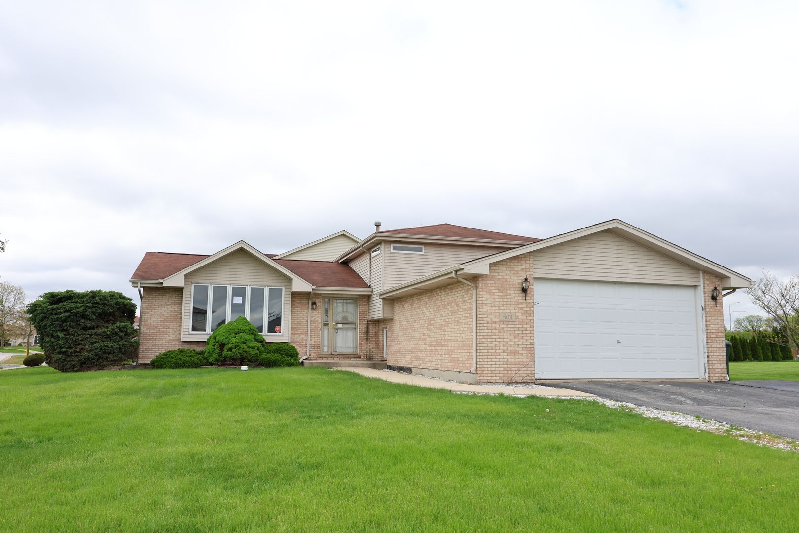5011 FAIROAKS Court — Country Club Hills, IL 60478