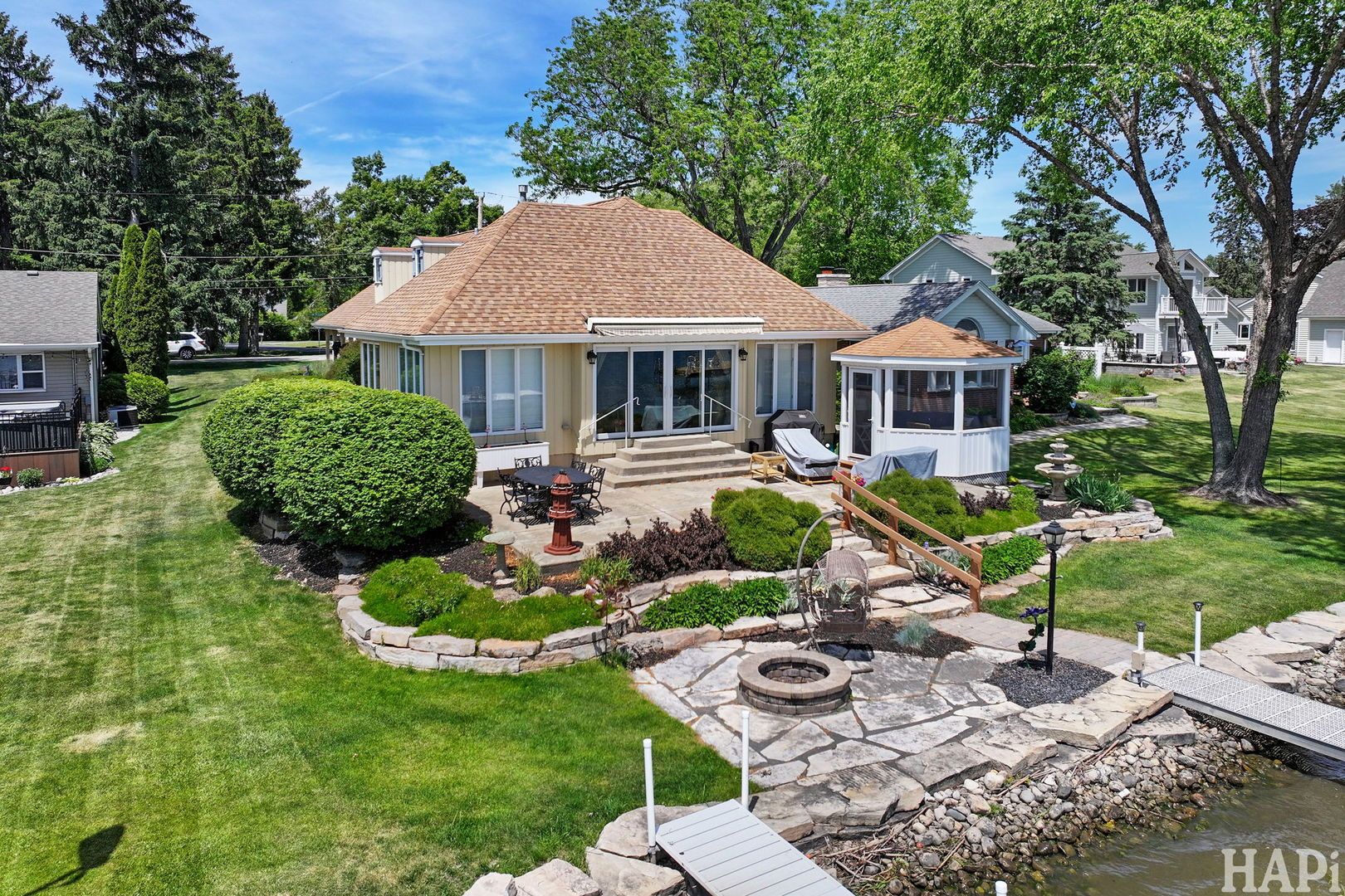 716 S Riverside Drive — McHenry, IL 60050
