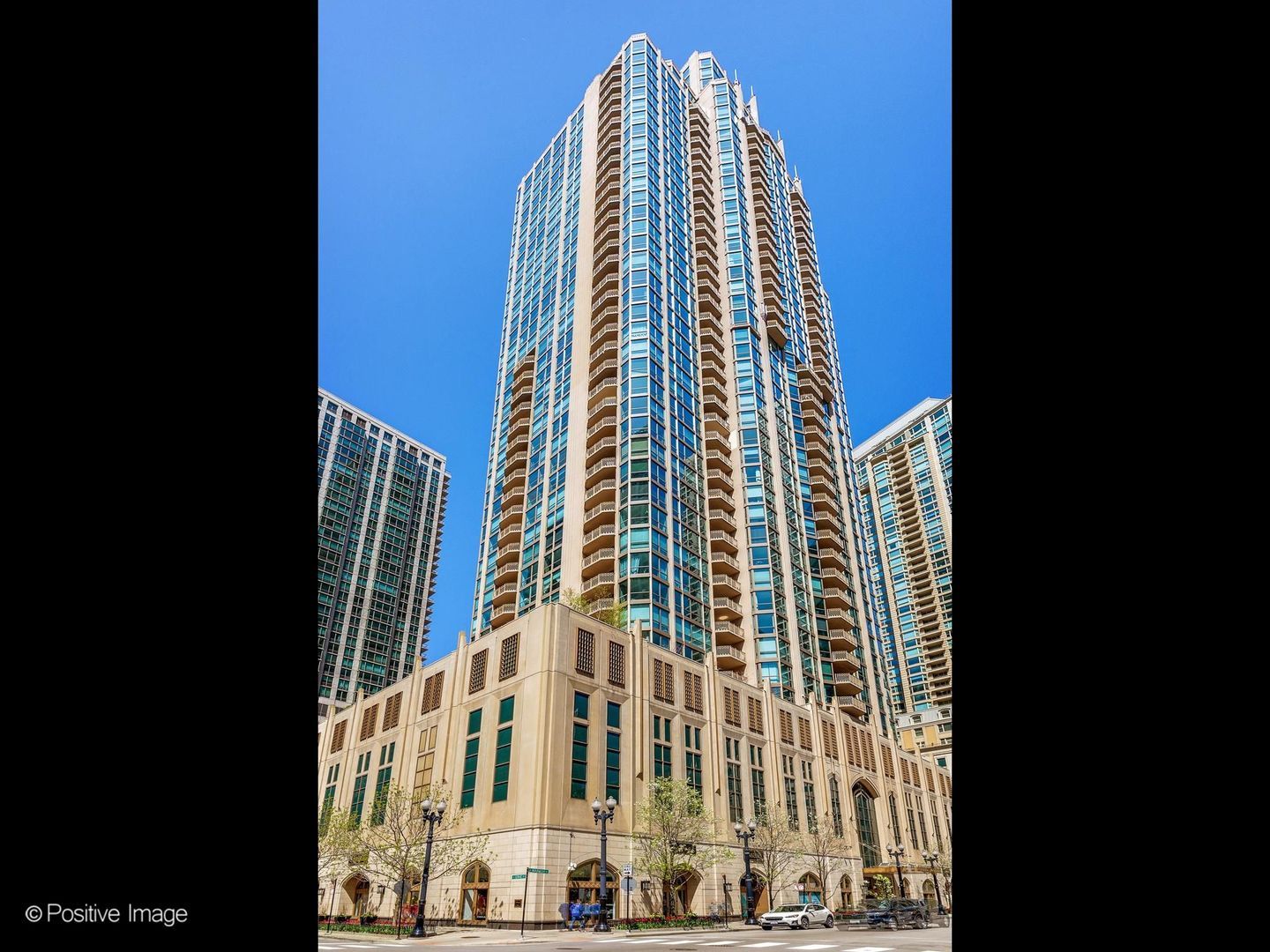 21 E Huron Street #1201 — Chicago, IL 60611