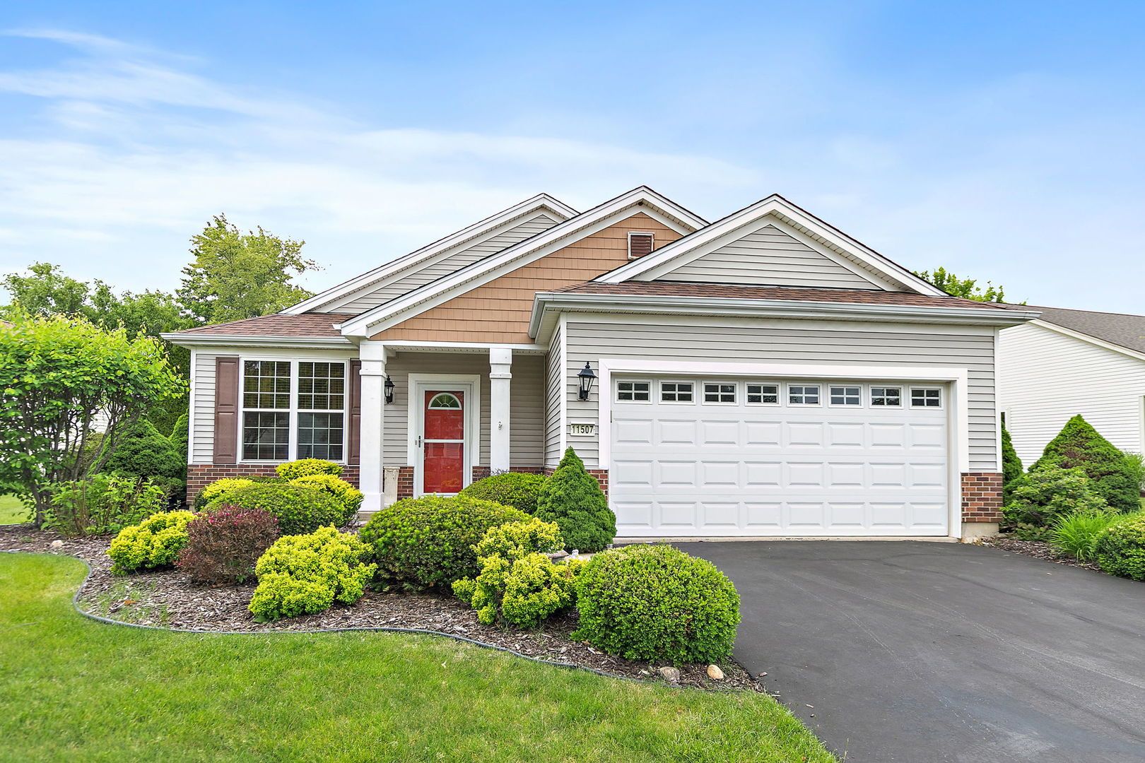 11507 Stonewater Crossing — Huntley, IL 60142