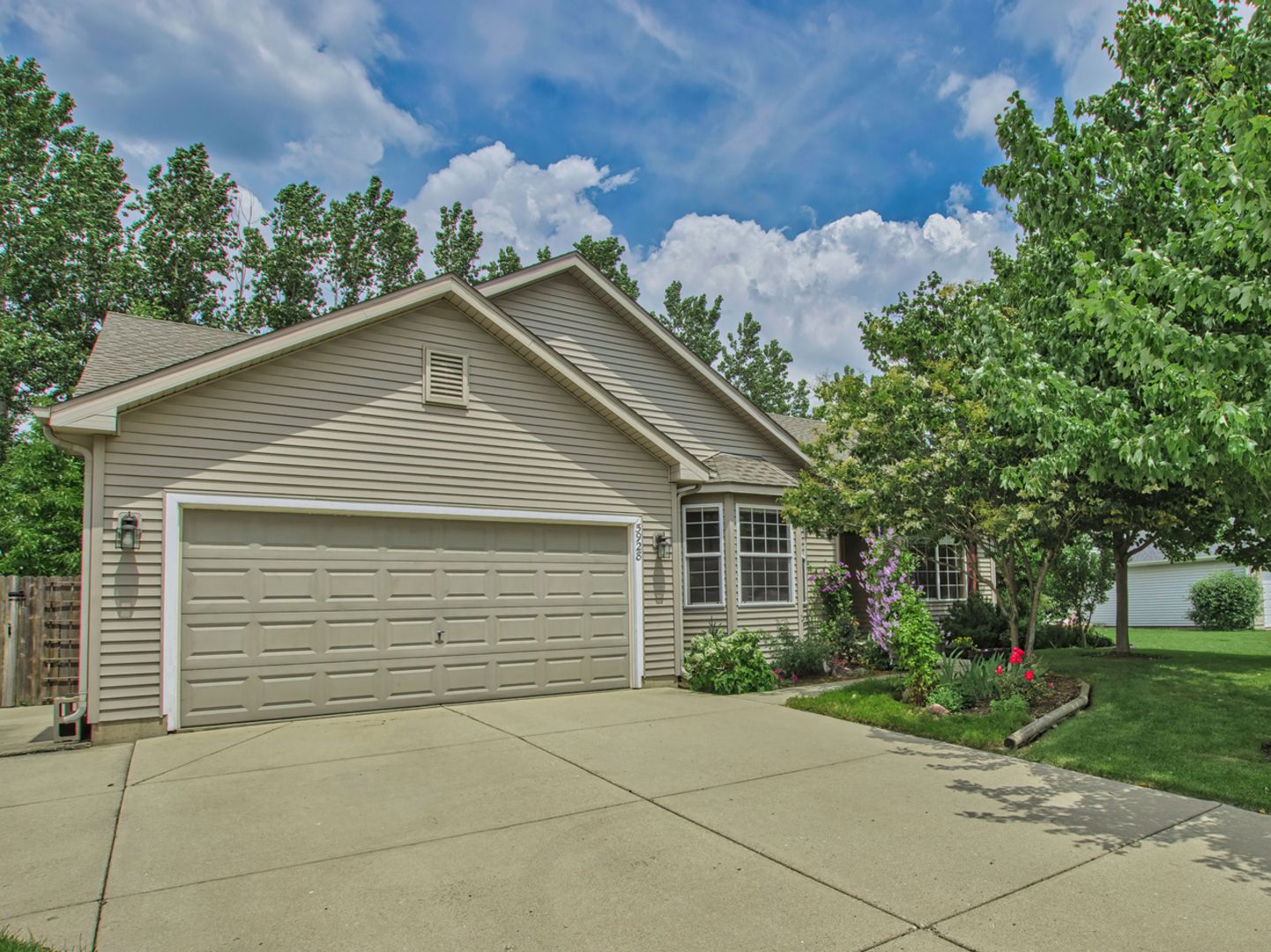 5928 BLUEGRASS Trail — McHenry, IL 60050