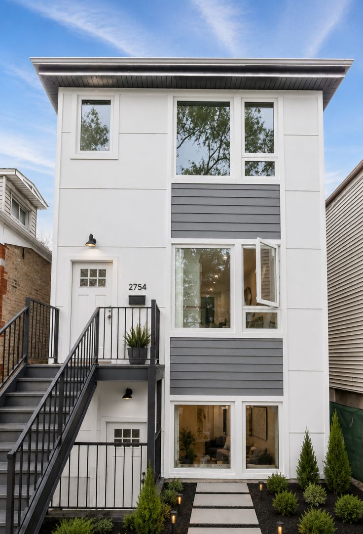 2611 W 21 Street — Chicago, IL 60608
