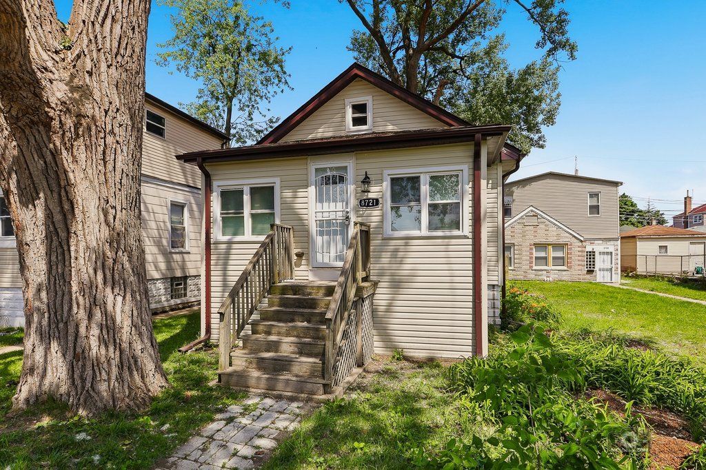 8721 S Constance Avenue — Chicago, IL 60617