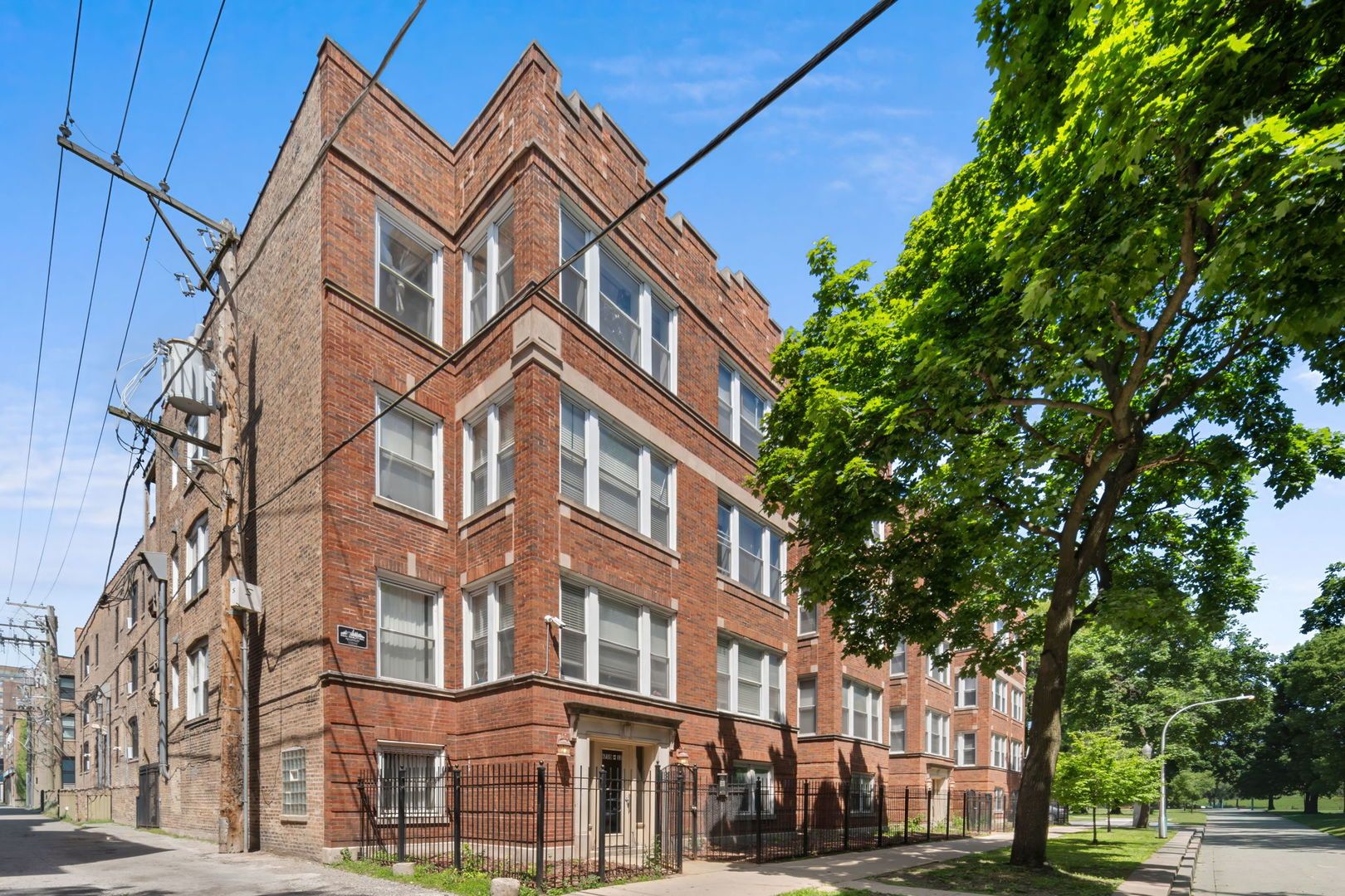 6710 S RIDGELAND Avenue #2B — Chicago, IL 60649
