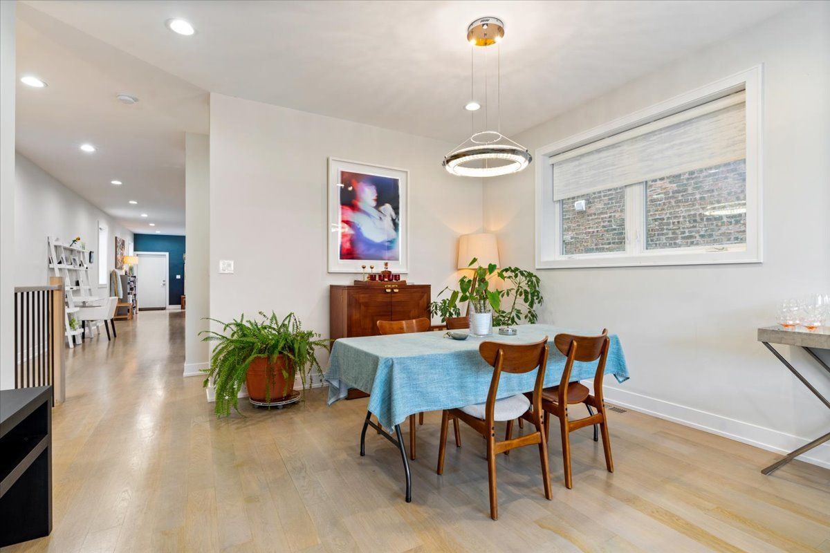 3033 N Clybourn Avenue #1, Chicago, IL 60618